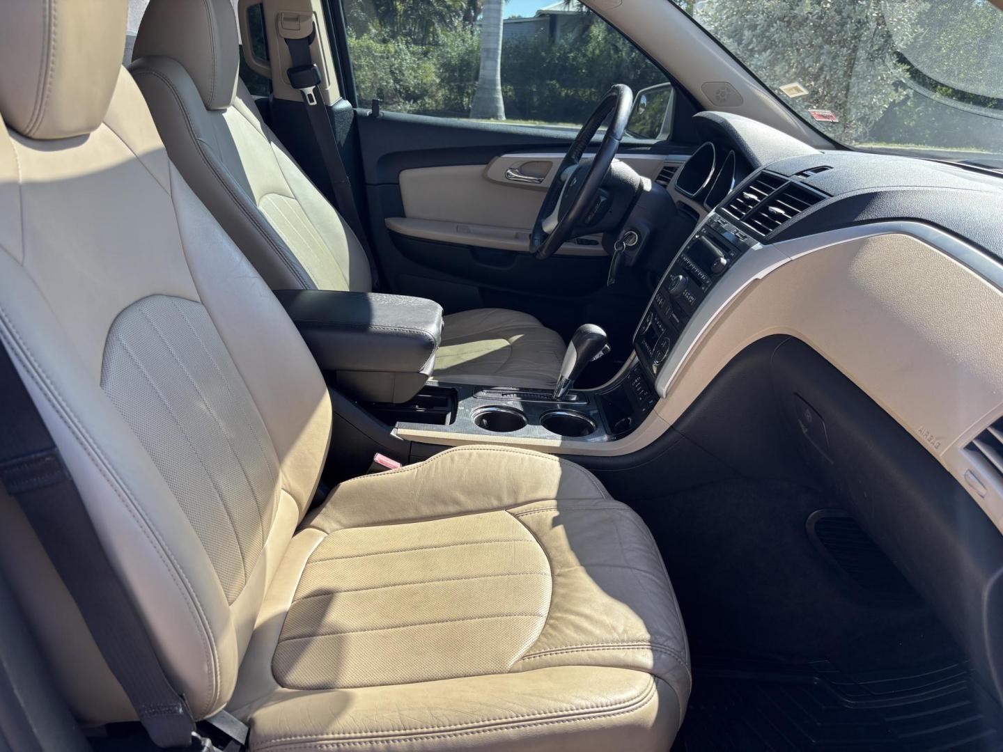 2012 WHITE /Tan Leather CHEVROLET TRAVERSE LTZ (1GNKVLED1CJ) with an 3.6L engine, Automatic transmission, located at 11170 Summerlin Square Dr., Fort Myers Beach, FL, 33931, (239) 999-7777, 26.493546, -81.941628 - Rear Entertainment Bucket Seats Mid Row 3rd Row - Photo#14