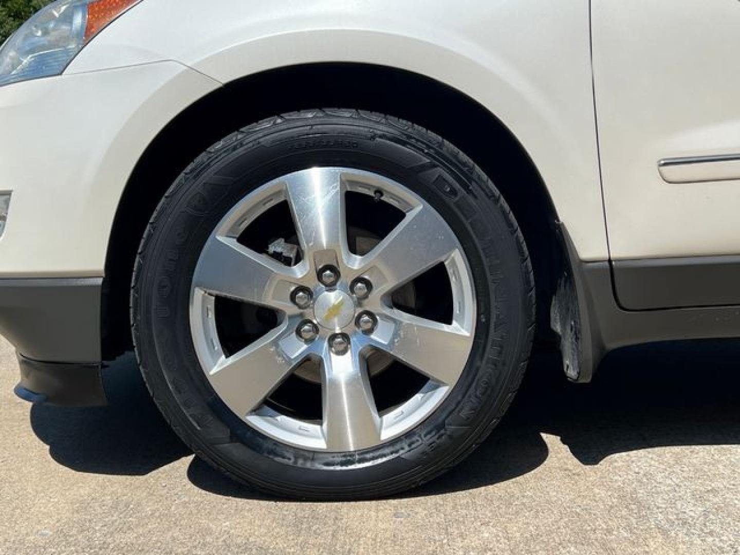 2012 WHITE /Tan Leather CHEVROLET TRAVERSE LTZ (1GNKVLED1CJ) with an 3.6L engine, Automatic transmission, located at 11170 Summerlin Square Dr., Fort Myers Beach, FL, 33931, (239) 999-7777, 26.493546, -81.941628 - Rear Entertainment Bucket Seats Mid Row 3rd Row - Photo#41
