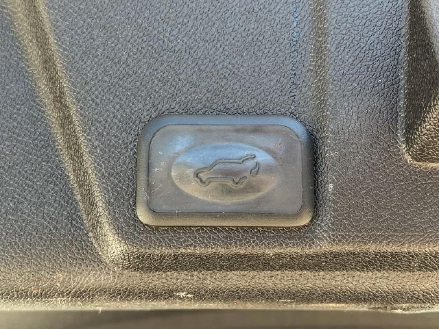 2012 WHITE /Tan Leather CHEVROLET TRAVERSE LTZ (1GNKVLED1CJ) with an 3.6L engine, Automatic transmission, located at 11170 Summerlin Square Dr., Fort Myers Beach, FL, 33931, (239) 999-7777, 26.493546, -81.941628 - Rear Entertainment Bucket Seats Mid Row 3rd Row - Photo#9