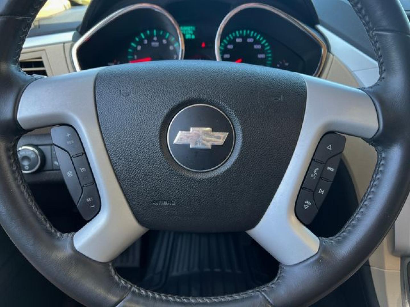 2012 WHITE /Tan Leather CHEVROLET TRAVERSE LTZ (1GNKVLED1CJ) with an 3.6L engine, Automatic transmission, located at 11170 Summerlin Square Dr., Fort Myers Beach, FL, 33931, (239) 999-7777, 26.493546, -81.941628 - Rear Entertainment Bucket Seats Mid Row 3rd Row - Photo#26