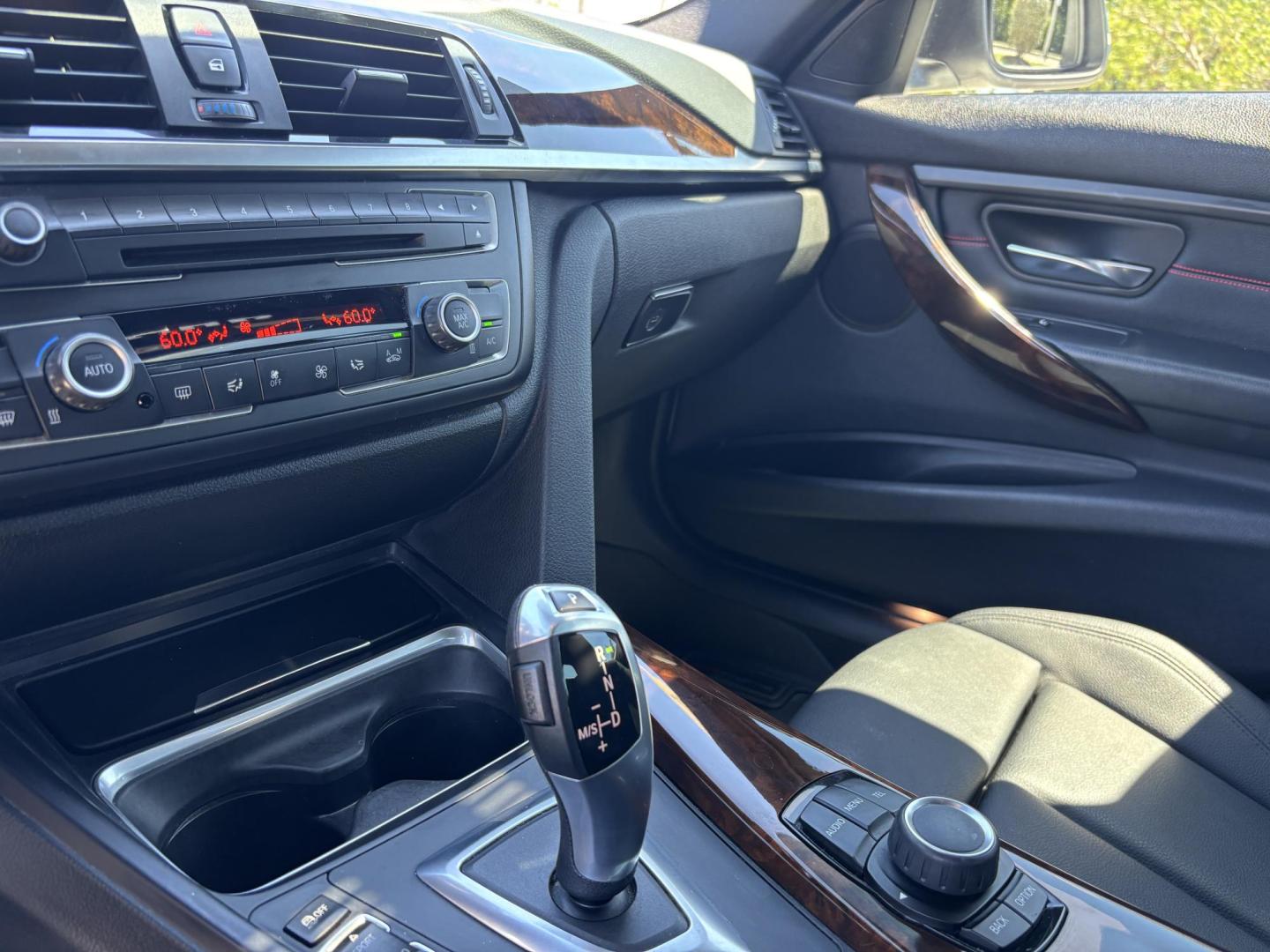 2014 WHITE /CHARCOAL BMW 3-Series 328i Sedan (WBA3A5C55EF) with an 2.0L L4 DOHC 16V engine, located at 11170 Summerlin Square Dr., Fort Myers Beach, FL, 33931, (239) 999-7777, 26.493546, -81.941628 - Photo#27