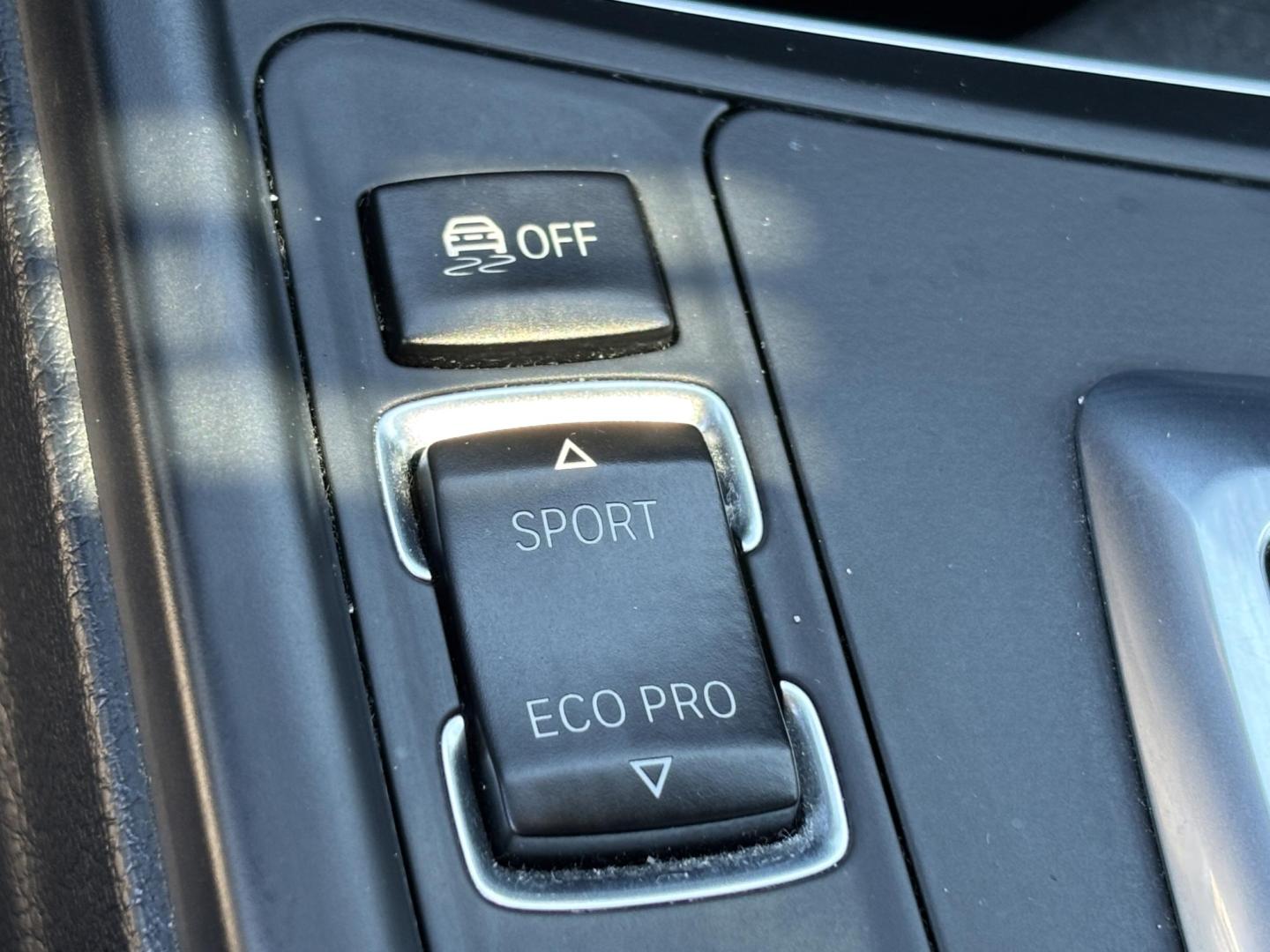 2014 WHITE /CHARCOAL BMW 3-Series 328i Sedan (WBA3A5C55EF) with an 2.0L L4 DOHC 16V engine, located at 11170 Summerlin Square Dr., Fort Myers Beach, FL, 33931, (239) 999-7777, 26.493546, -81.941628 - Photo#29