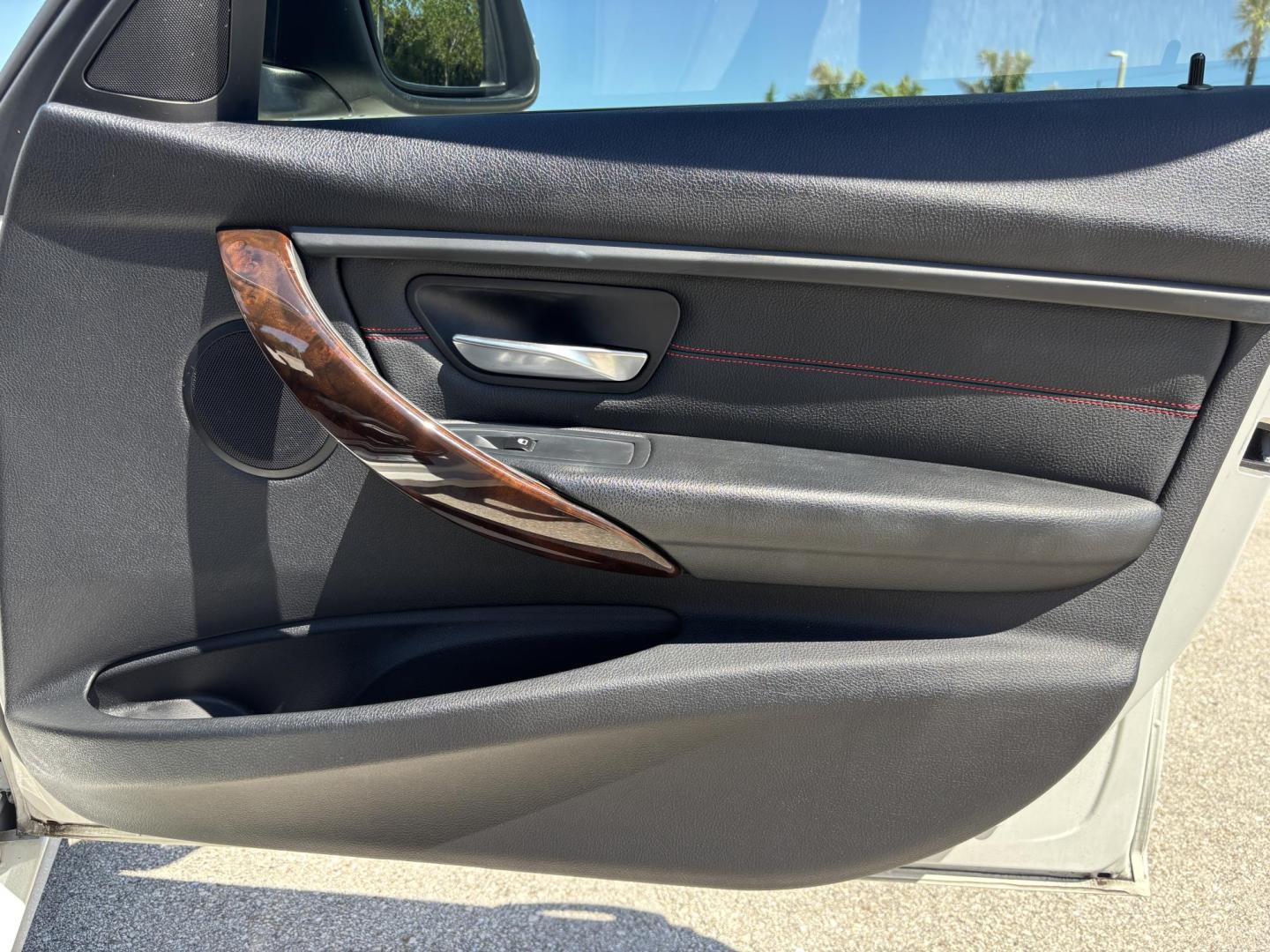 2014 WHITE /CHARCOAL BMW 3-Series 328i Sedan (WBA3A5C55EF) with an 2.0L L4 DOHC 16V engine, located at 11170 Summerlin Square Dr., Fort Myers Beach, FL, 33931, (239) 999-7777, 26.493546, -81.941628 - Photo#33