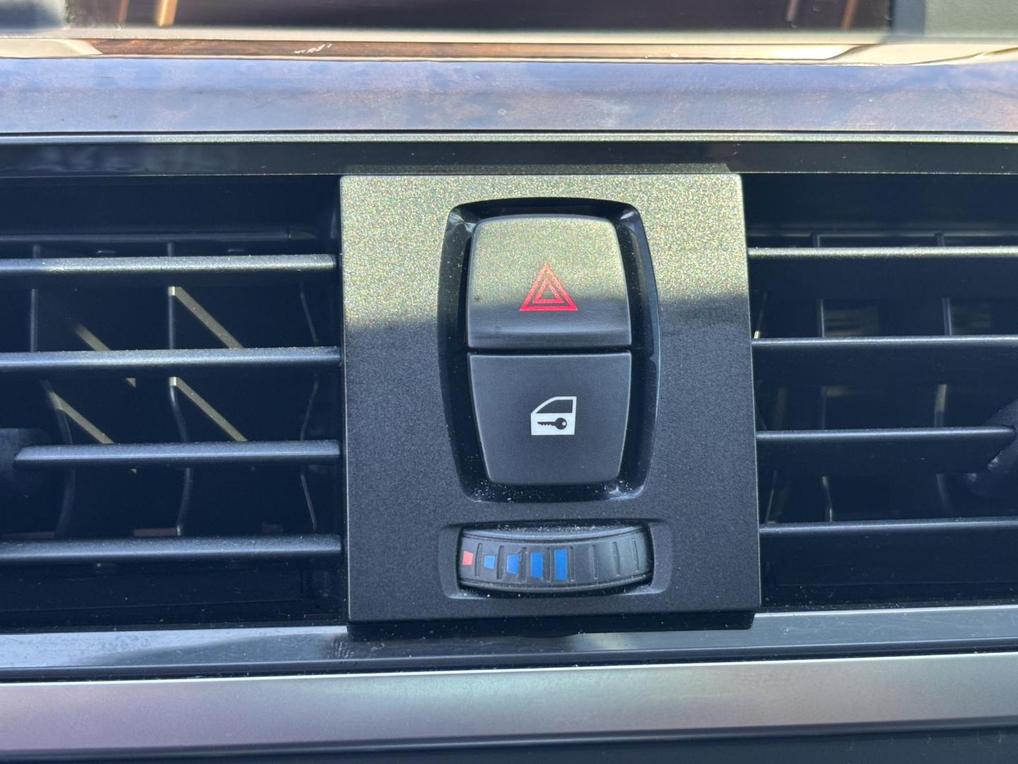 2014 WHITE /CHARCOAL BMW 3-Series 328i Sedan (WBA3A5C55EF) with an 2.0L L4 DOHC 16V engine, located at 11170 Summerlin Square Dr., Fort Myers Beach, FL, 33931, (239) 999-7777, 26.493546, -81.941628 - Photo#24