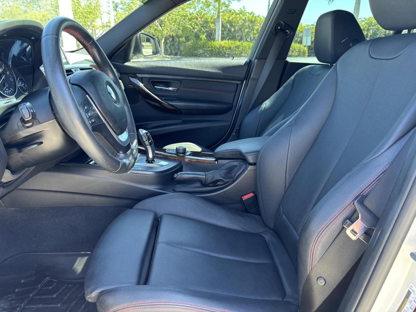 2014 WHITE /CHARCOAL BMW 3-Series 328i Sedan (WBA3A5C55EF) with an 2.0L L4 DOHC 16V engine, located at 11170 Summerlin Square Dr., Fort Myers Beach, FL, 33931, (239) 999-7777, 26.493546, -81.941628 - Photo#10
