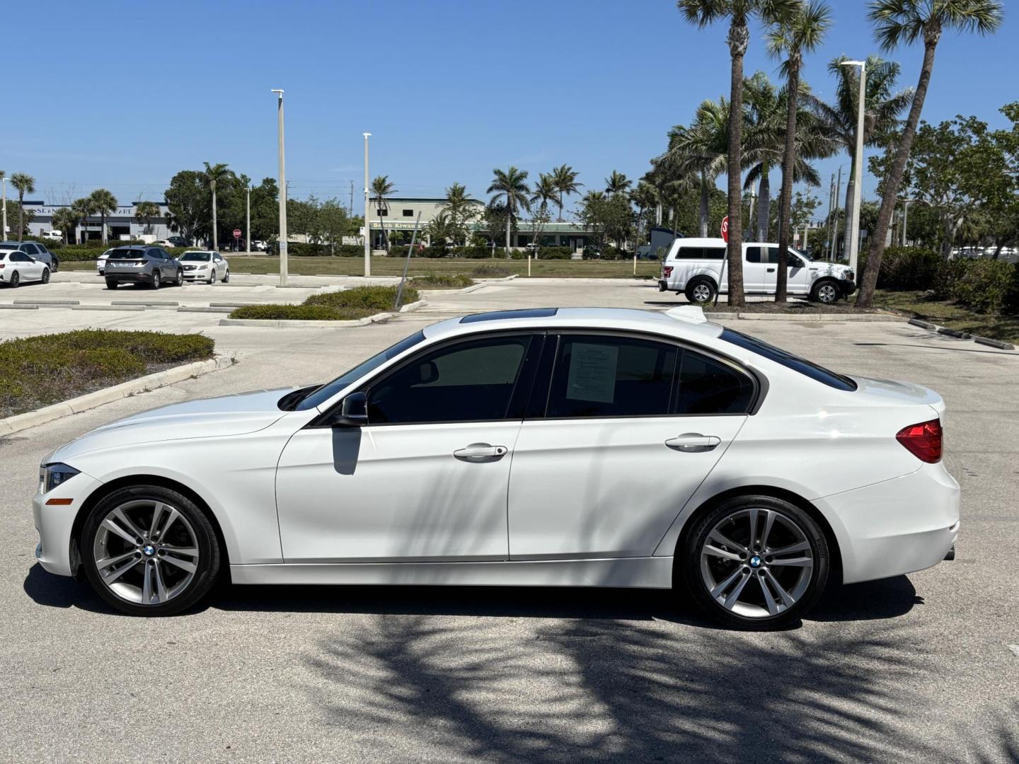 2014 WHITE /CHARCOAL BMW 3-Series 328i Sedan (WBA3A5C55EF) with an 2.0L L4 DOHC 16V engine, located at 11170 Summerlin Square Dr., Fort Myers Beach, FL, 33931, (239) 999-7777, 26.493546, -81.941628 - Photo#7