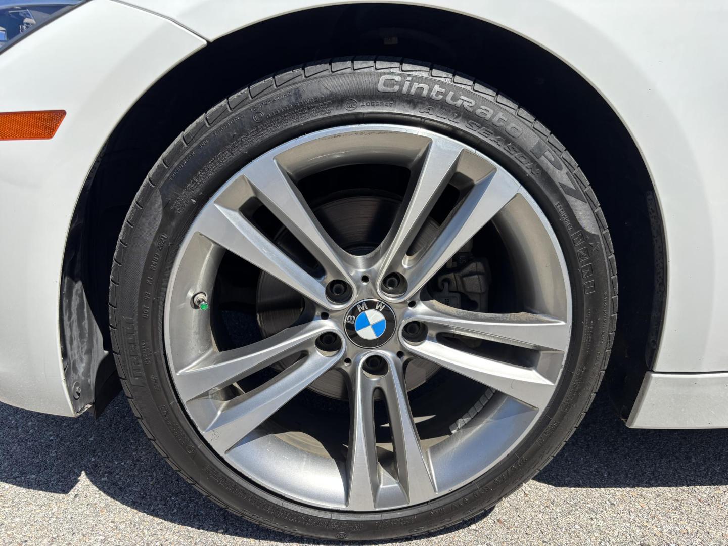 2014 WHITE /CHARCOAL BMW 3-Series 328i Sedan (WBA3A5C55EF) with an 2.0L L4 DOHC 16V engine, located at 11170 Summerlin Square Dr., Fort Myers Beach, FL, 33931, (239) 999-7777, 26.493546, -81.941628 - Photo#38