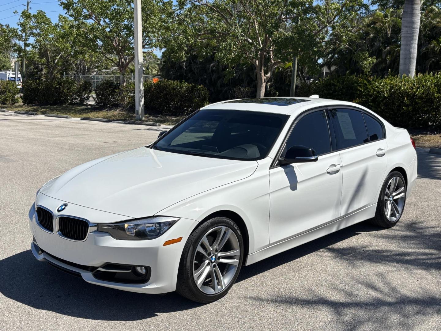 2014 WHITE /CHARCOAL BMW 3-Series 328i Sedan (WBA3A5C55EF) with an 2.0L L4 DOHC 16V engine, located at 11170 Summerlin Square Dr., Fort Myers Beach, FL, 33931, (239) 999-7777, 26.493546, -81.941628 - Photo#0