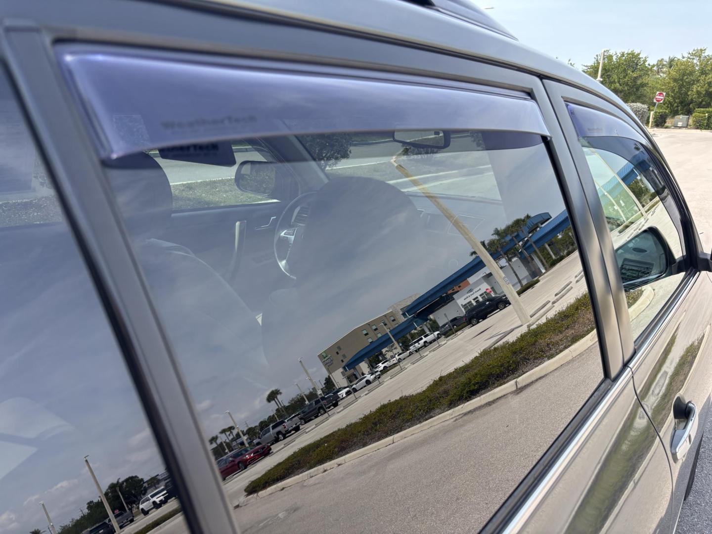 2012 GREEN /Tan Toyota Highlander Limited 4WD (5TDDK3EH1CS) with an 3.5L V6 DOHC 24V engine, 5-Speed Automatic transmission, located at 11170 Summerlin Square Dr., Fort Myers Beach, FL, 33931, (239) 999-7777, 26.493546, -81.941628 - Photo#45