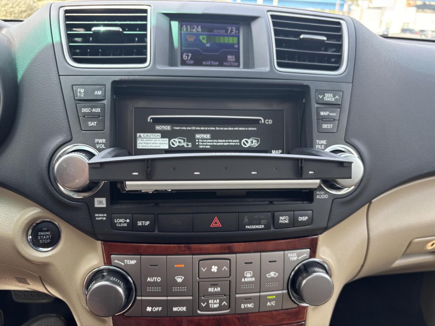 2012 GREEN /Tan Toyota Highlander Limited 4WD (5TDDK3EH1CS) with an 3.5L V6 DOHC 24V engine, 5-Speed Automatic transmission, located at 11170 Summerlin Square Dr., Fort Myers Beach, FL, 33931, (239) 999-7777, 26.493546, -81.941628 - Photo#21