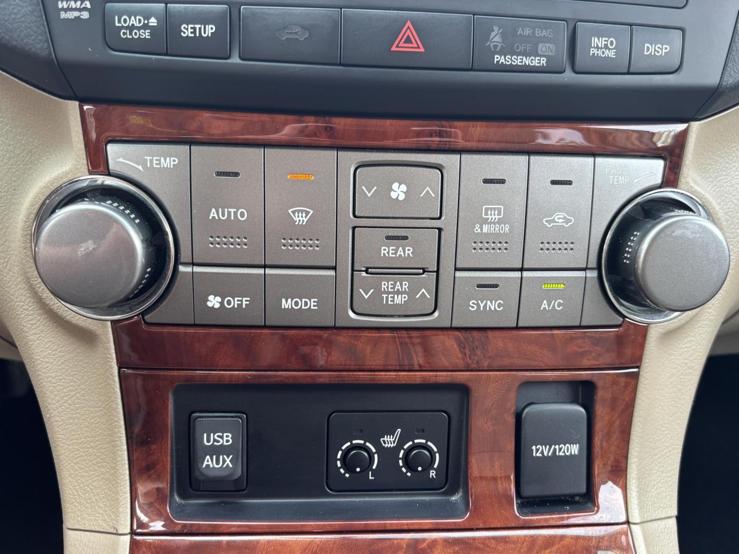 2012 GREEN /Tan Toyota Highlander Limited 4WD (5TDDK3EH1CS) with an 3.5L V6 DOHC 24V engine, 5-Speed Automatic transmission, located at 11170 Summerlin Square Dr., Fort Myers Beach, FL, 33931, (239) 999-7777, 26.493546, -81.941628 - Photo#23