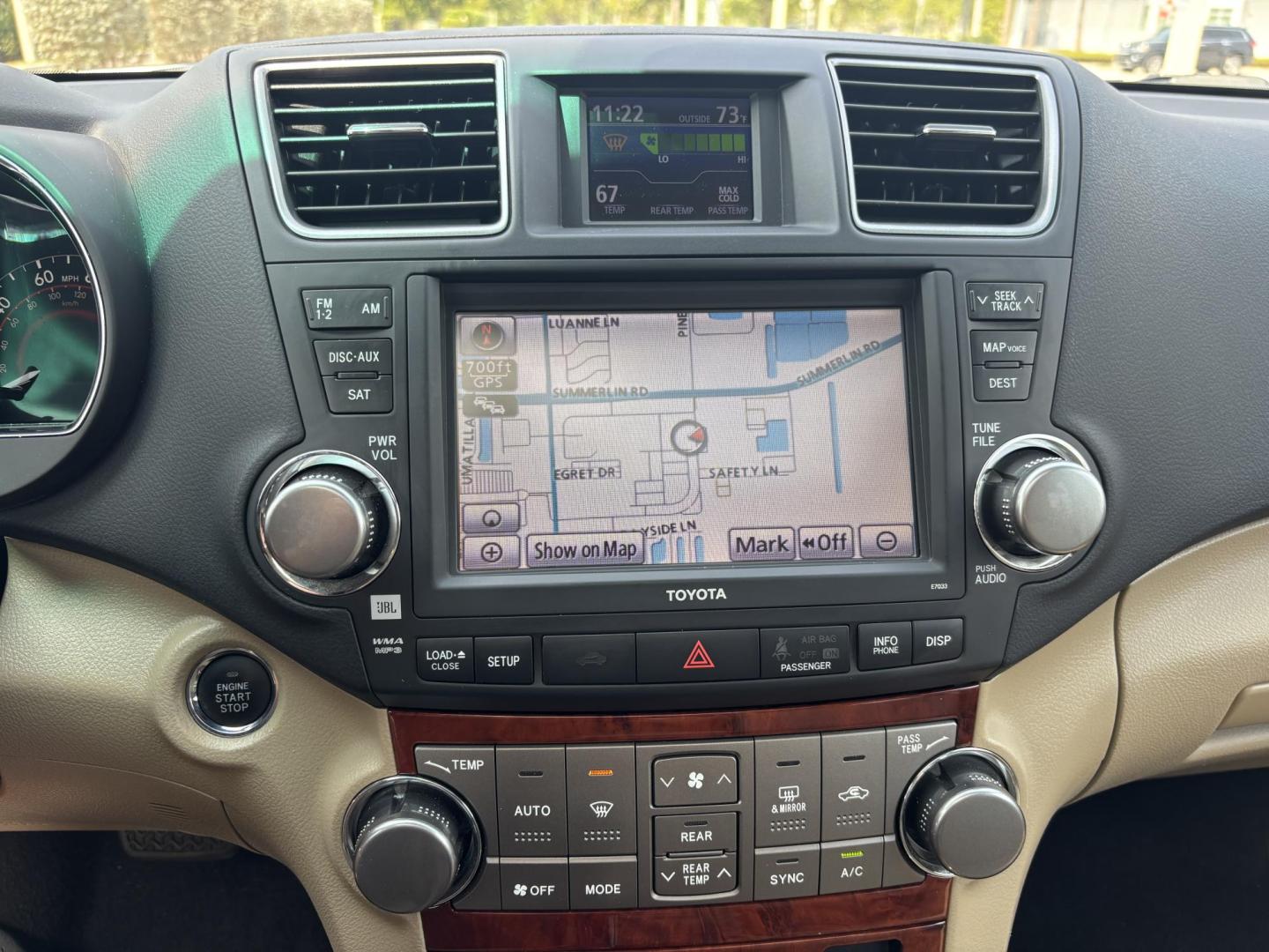 2012 GREEN /Tan Toyota Highlander Limited 4WD (5TDDK3EH1CS) with an 3.5L V6 DOHC 24V engine, 5-Speed Automatic transmission, located at 11170 Summerlin Square Dr., Fort Myers Beach, FL, 33931, (239) 999-7777, 26.493546, -81.941628 - Photo#20