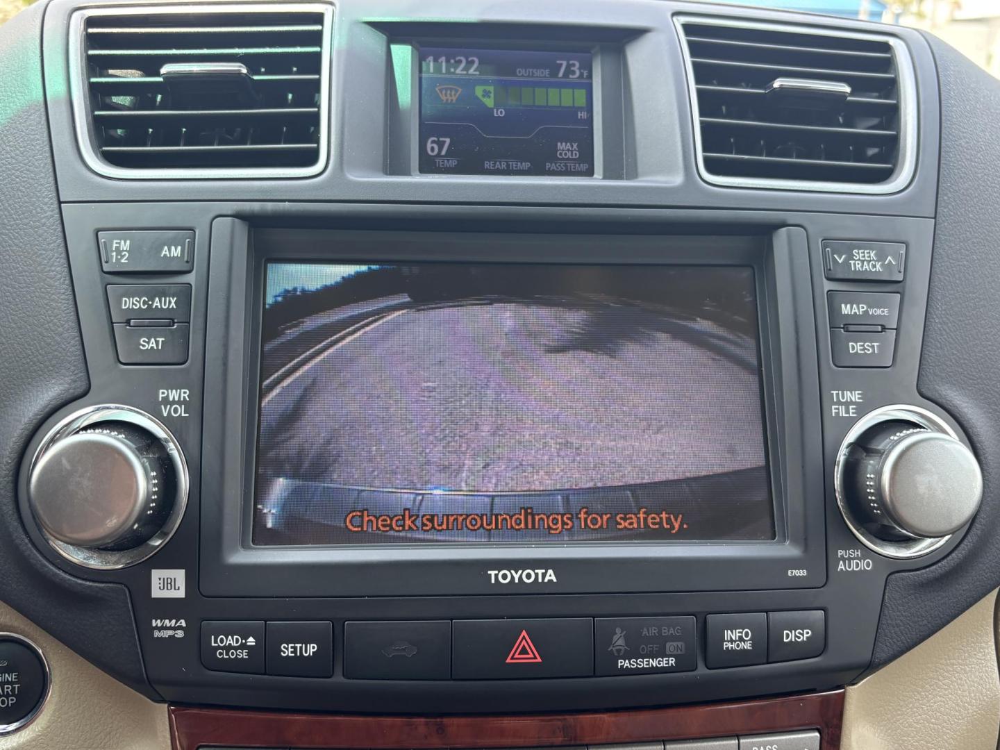 2012 GREEN /Tan Toyota Highlander Limited 4WD (5TDDK3EH1CS) with an 3.5L V6 DOHC 24V engine, 5-Speed Automatic transmission, located at 11170 Summerlin Square Dr., Fort Myers Beach, FL, 33931, (239) 999-7777, 26.493546, -81.941628 - Photo#22