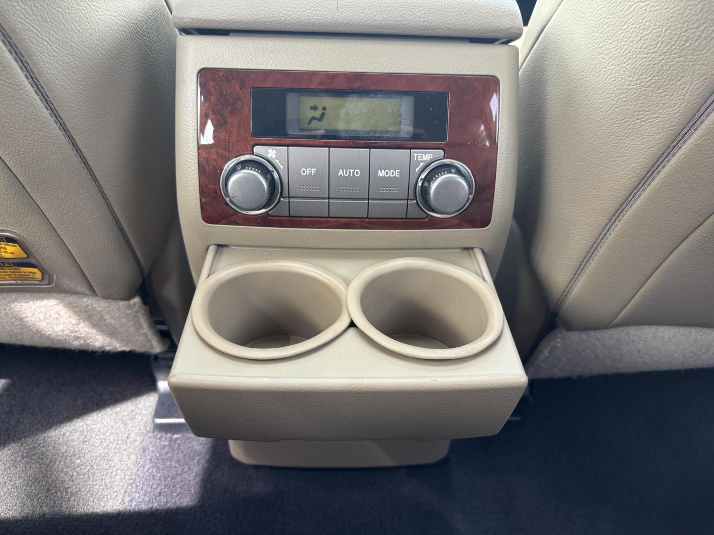 2012 GREEN /Tan Toyota Highlander Limited 4WD (5TDDK3EH1CS) with an 3.5L V6 DOHC 24V engine, 5-Speed Automatic transmission, located at 11170 Summerlin Square Dr., Fort Myers Beach, FL, 33931, (239) 999-7777, 26.493546, -81.941628 - Photo#34