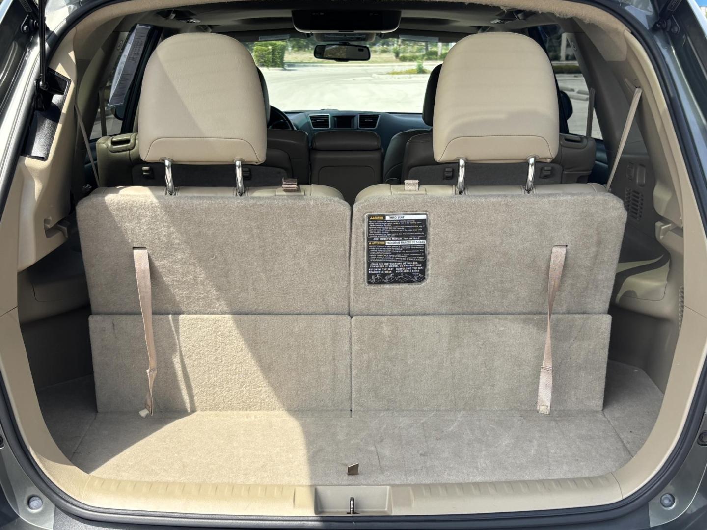 2012 GREEN /Tan Toyota Highlander Limited 4WD (5TDDK3EH1CS) with an 3.5L V6 DOHC 24V engine, 5-Speed Automatic transmission, located at 11170 Summerlin Square Dr., Fort Myers Beach, FL, 33931, (239) 999-7777, 26.493546, -81.941628 - Photo#40