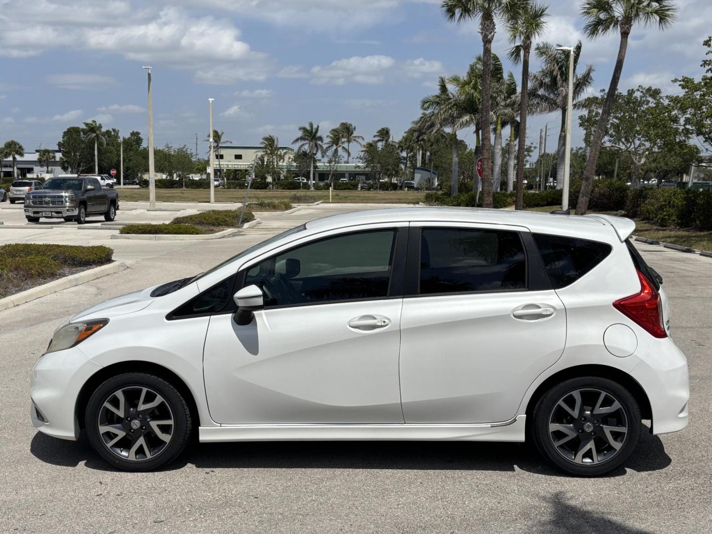2015 WHITE /BLACK Nissan Versa Note S 5MT (3N1CE2CP4FL) with an 1.6L L4 DOHC 16V engine, CVT transmission, located at 11170 Summerlin Square Dr., Fort Myers Beach, FL, 33931, (239) 999-7777, 26.493546, -81.941628 - We have financing available and we accept trades! Fill out a credit application on our website or come by today! If you have any questions, give us a call at (239) 999 - 7777 or visit our website at firstautocredit.com. 11170 Summerlin Square Dr, Fort Myers Beach, FL 33931 Maintenance inspe - Photo#3