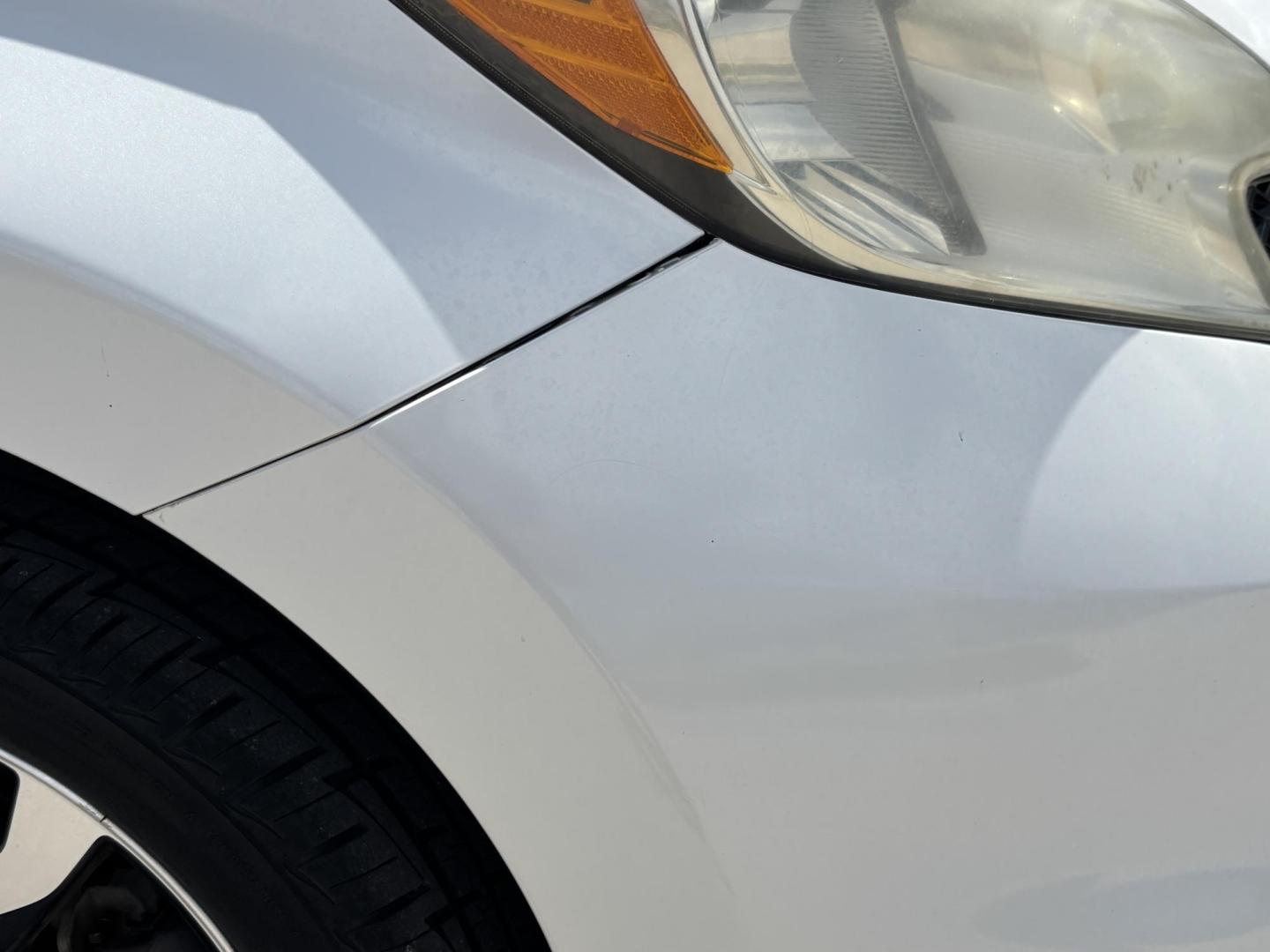 2015 WHITE /BLACK Nissan Versa Note S 5MT (3N1CE2CP4FL) with an 1.6L L4 DOHC 16V engine, CVT transmission, located at 11170 Summerlin Square Dr., Fort Myers Beach, FL, 33931, (239) 999-7777, 26.493546, -81.941628 - We have financing available and we accept trades! Fill out a credit application on our website or come by today! If you have any questions, give us a call at (239) 999 - 7777 or visit our website at firstautocredit.com. 11170 Summerlin Square Dr, Fort Myers Beach, FL 33931 Maintenance inspe - Photo#35