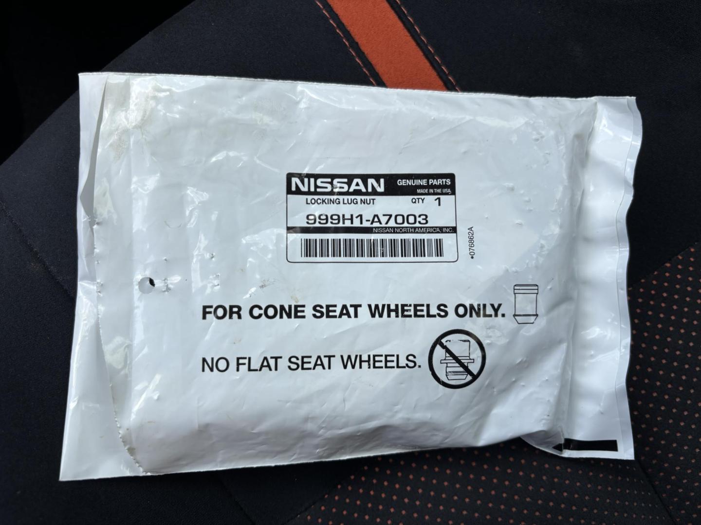 2015 WHITE /BLACK Nissan Versa Note S 5MT (3N1CE2CP4FL) with an 1.6L L4 DOHC 16V engine, CVT transmission, located at 11170 Summerlin Square Dr., Fort Myers Beach, FL, 33931, (239) 999-7777, 26.493546, -81.941628 - We have financing available and we accept trades! Fill out a credit application on our website or come by today! If you have any questions, give us a call at (239) 999 - 7777 or visit our website at firstautocredit.com. 11170 Summerlin Square Dr, Fort Myers Beach, FL 33931 Maintenance inspe - Photo#37