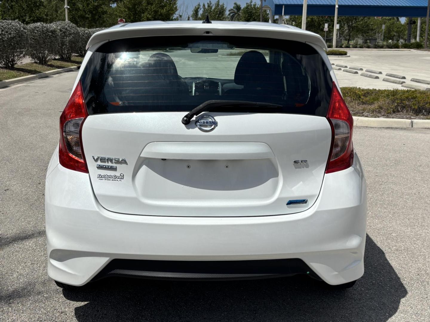 2015 WHITE /BLACK Nissan Versa Note S 5MT (3N1CE2CP4FL) with an 1.6L L4 DOHC 16V engine, CVT transmission, located at 11170 Summerlin Square Dr., Fort Myers Beach, FL, 33931, (239) 999-7777, 26.493546, -81.941628 - We have financing available and we accept trades! Fill out a credit application on our website or come by today! If you have any questions, give us a call at (239) 999 - 7777 or visit our website at firstautocredit.com. 11170 Summerlin Square Dr, Fort Myers Beach, FL 33931 Maintenance inspe - Photo#5