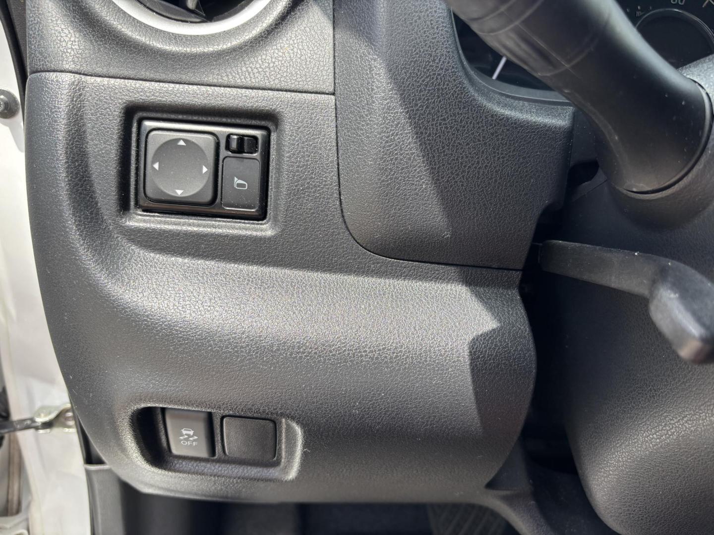 2015 WHITE /BLACK Nissan Versa Note S 5MT (3N1CE2CP4FL) with an 1.6L L4 DOHC 16V engine, CVT transmission, located at 11170 Summerlin Square Dr., Fort Myers Beach, FL, 33931, (239) 999-7777, 26.493546, -81.941628 - We have financing available and we accept trades! Fill out a credit application on our website or come by today! If you have any questions, give us a call at (239) 999 - 7777 or visit our website at firstautocredit.com. 11170 Summerlin Square Dr, Fort Myers Beach, FL 33931 Maintenance inspe - Photo#23
