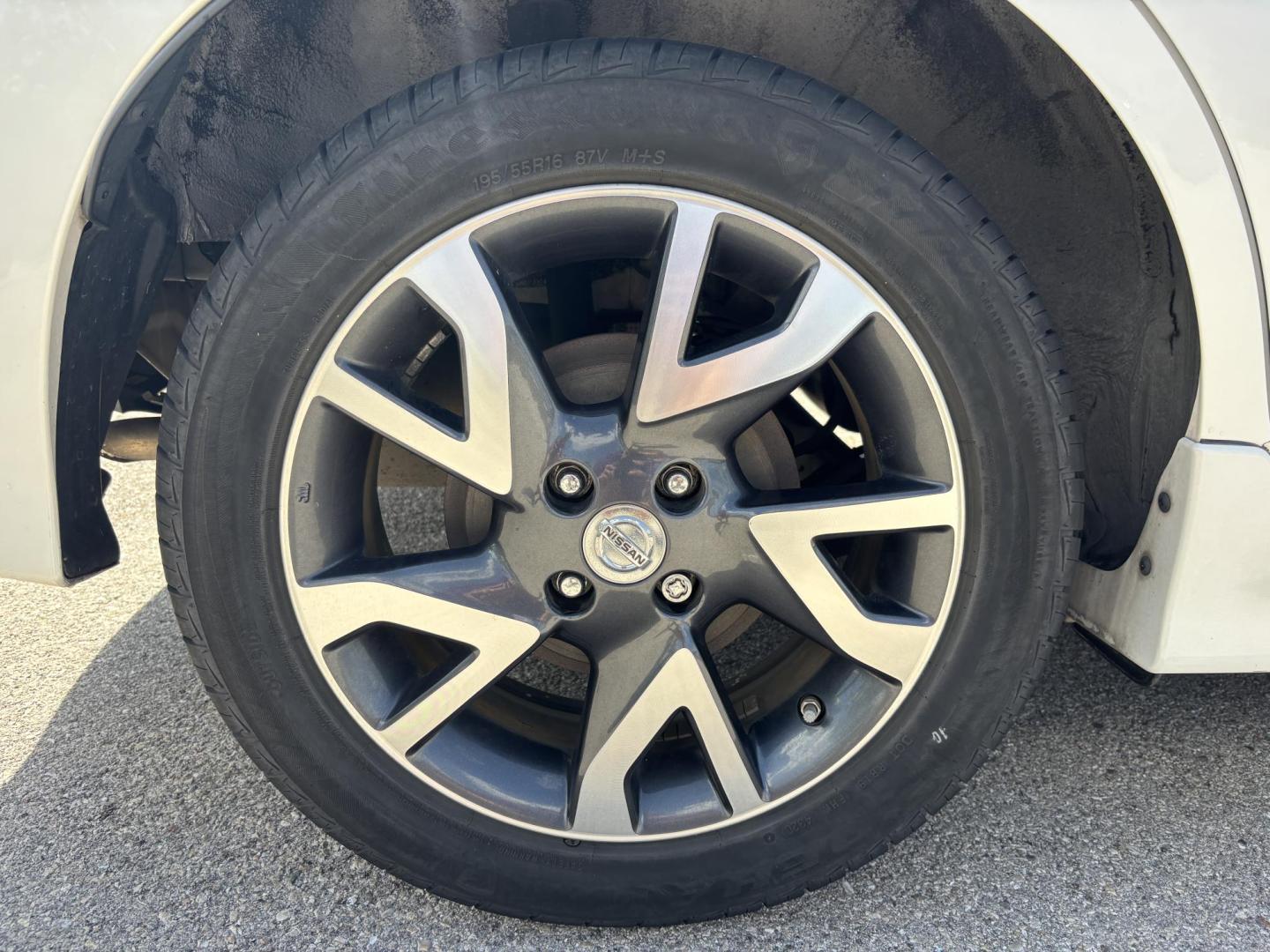 2015 WHITE /BLACK Nissan Versa Note S 5MT (3N1CE2CP4FL) with an 1.6L L4 DOHC 16V engine, CVT transmission, located at 11170 Summerlin Square Dr., Fort Myers Beach, FL, 33931, (239) 999-7777, 26.493546, -81.941628 - We have financing available and we accept trades! Fill out a credit application on our website or come by today! If you have any questions, give us a call at (239) 999 - 7777 or visit our website at firstautocredit.com. 11170 Summerlin Square Dr, Fort Myers Beach, FL 33931 Maintenance inspe - Photo#38