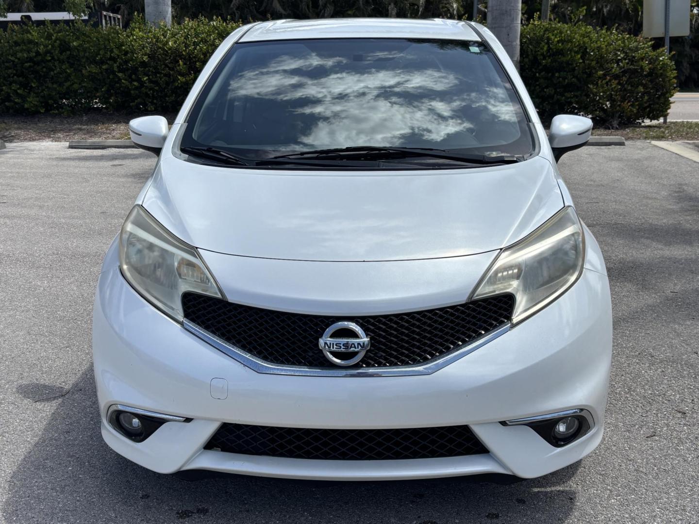 2015 WHITE /BLACK Nissan Versa Note S 5MT (3N1CE2CP4FL) with an 1.6L L4 DOHC 16V engine, CVT transmission, located at 11170 Summerlin Square Dr., Fort Myers Beach, FL, 33931, (239) 999-7777, 26.493546, -81.941628 - We have financing available and we accept trades! Fill out a credit application on our website or come by today! If you have any questions, give us a call at (239) 999 - 7777 or visit our website at firstautocredit.com. 11170 Summerlin Square Dr, Fort Myers Beach, FL 33931 Maintenance inspe - Photo#1