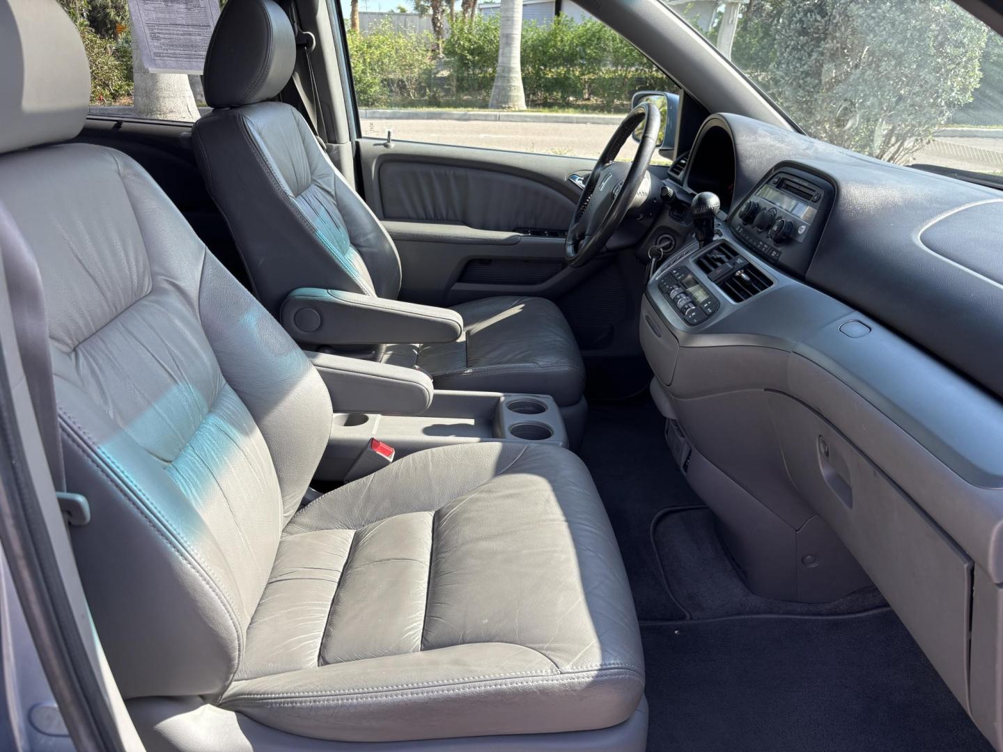 2009 BLUE /TAN Honda Odyssey EX-L (5FNRL38619B) with an 3.5L V6 SOHC 24V engine, 5-Speed Automatic transmission, located at 11170 Summerlin Square Dr., Fort Myers Beach, FL, 33931, (239) 999-7777, 26.493546, -81.941628 - Photo#11