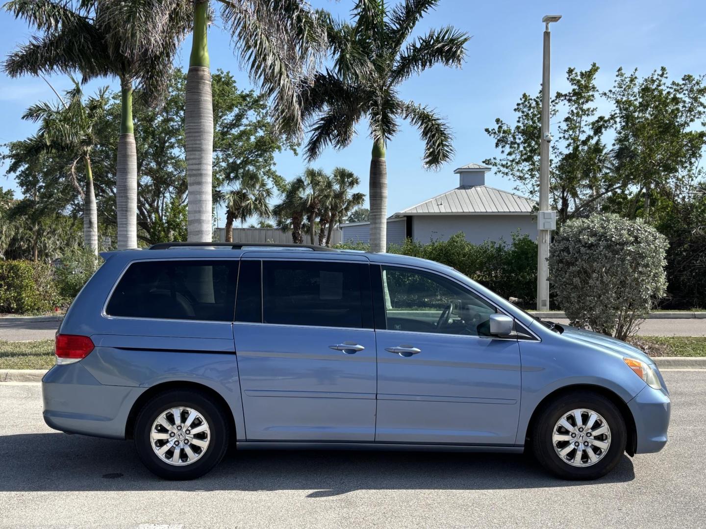 2009 BLUE /TAN Honda Odyssey EX-L (5FNRL38619B) with an 3.5L V6 SOHC 24V engine, 5-Speed Automatic transmission, located at 11170 Summerlin Square Dr., Fort Myers Beach, FL, 33931, (239) 999-7777, 26.493546, -81.941628 - Photo#3