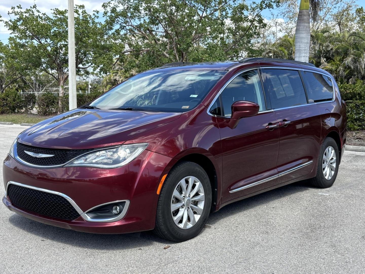 2017 BURGUN /Black Leather CHRYSLER PACIFICA TOURING L (2C4RC1BG7HR) with an 3.6L engine, Automatic transmission, located at 11170 Summerlin Square Dr., Fort Myers Beach, FL, 33931, (239) 999-7777, 26.493546, -81.941628 - 2 Owner Carfax No Damage No Accidents 3rd Row - Photo#0