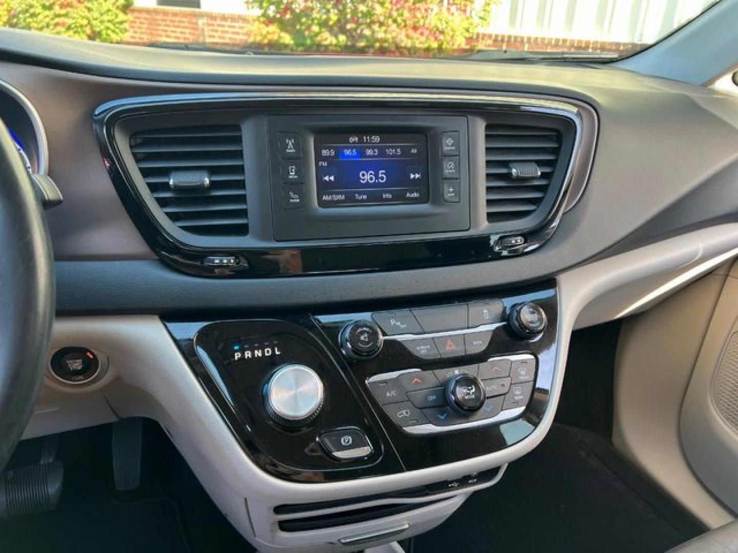 2017 BURGUN /Black Leather CHRYSLER PACIFICA TOURING L (2C4RC1BG7HR) with an 3.6L engine, Automatic transmission, located at 11170 Summerlin Square Dr., Fort Myers Beach, FL, 33931, (239) 999-7777, 26.493546, -81.941628 - 2 Owner Carfax No Damage No Accidents 3rd Row - Photo#23