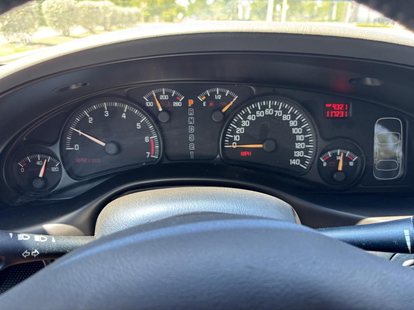 2000 SILVER /GRAY LEATHER Pontiac Bonneville SE (1G2HX54KXY4) with an 3.8L V6 OHV 12V engine, 4-Speed Automatic Overdrive transmission, located at 11170 Summerlin Square Dr., Fort Myers Beach, FL, 33931, (239) 999-7777, 26.493546, -81.941628 - We have financing available and we accept trades! Fill out a credit application on our website or come by today! If you have any questions, give us a call at (239) 999 - 7777 or visit our website at firstautocredit.com. 11170 Summerlin Square Dr, Fort Myers Beach, FL 33931 As Is Due To Veh - Photo#14