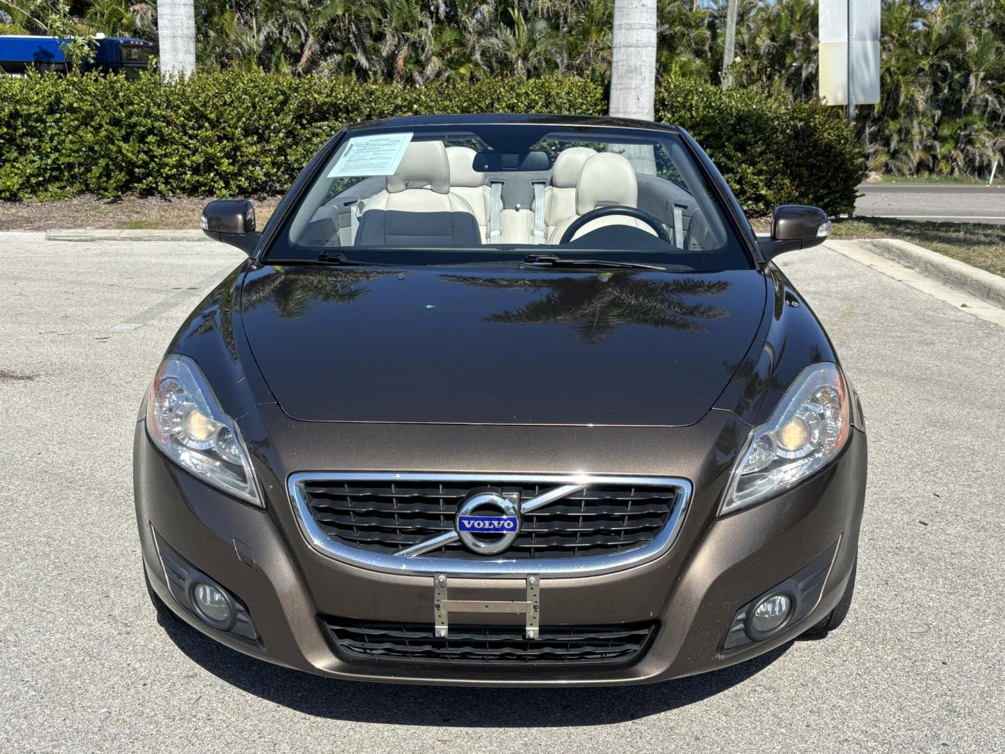 2012 BROWN /TAN Volvo C70 Convertible Hardtop T5 (YV1672MC2CJ) with an 2.5L L5 DOHC 20V TURBO engine, 6-Speed Manual Overdrive transmission, located at 11170 Summerlin Square Dr., Fort Myers Beach, FL, 33931, (239) 999-7777, 26.493546, -81.941628 - We have financing available and we accept trades! Fill out a credit application on our website or come by today! If you have any questions, give us a call at (239) 999 - 7777 or visit our website at firstautocredit.com. 11170 Summerlin Square Dr, Fort Myers Beach, FL 33931 - Photo#1
