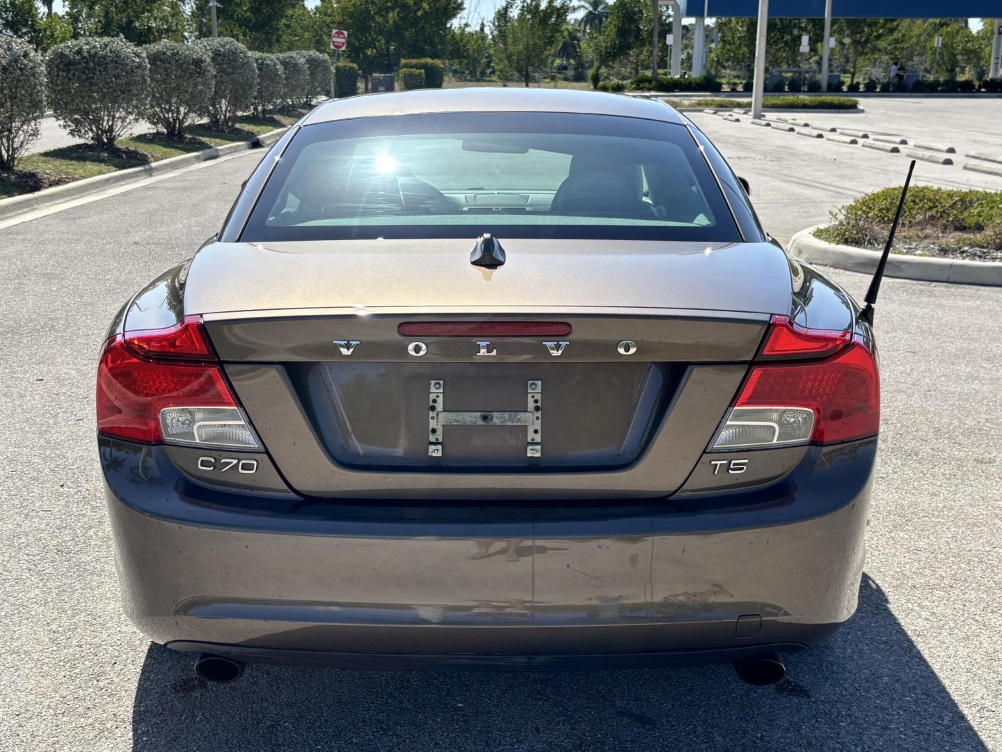 2012 BROWN /TAN Volvo C70 Convertible Hardtop T5 (YV1672MC2CJ) with an 2.5L L5 DOHC 20V TURBO engine, 6-Speed Manual Overdrive transmission, located at 11170 Summerlin Square Dr., Fort Myers Beach, FL, 33931, (239) 999-7777, 26.493546, -81.941628 - We have financing available and we accept trades! Fill out a credit application on our website or come by today! If you have any questions, give us a call at (239) 999 - 7777 or visit our website at firstautocredit.com. 11170 Summerlin Square Dr, Fort Myers Beach, FL 33931 - Photo#13