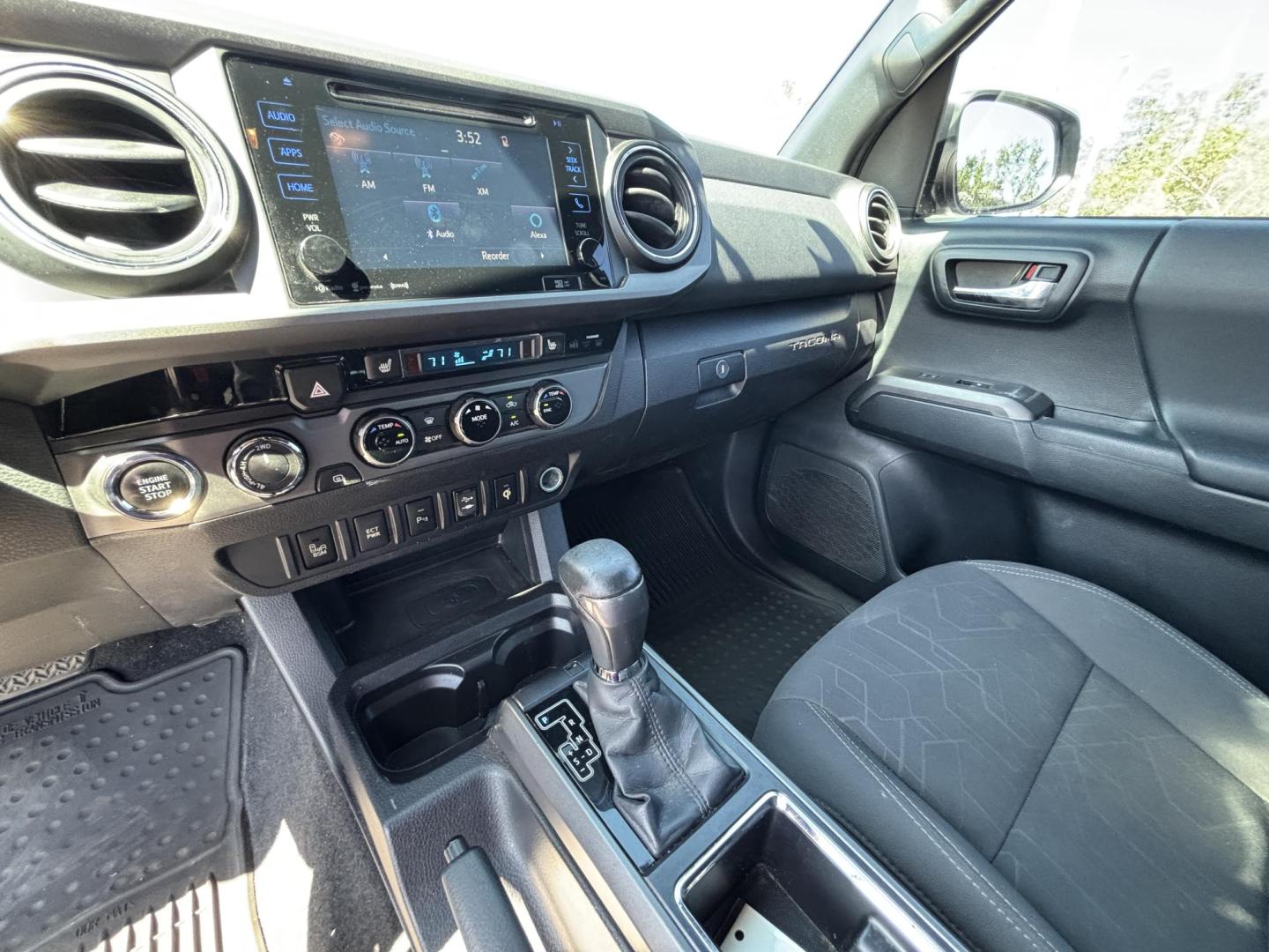 2016 SILVER /CHARCOAL Toyota Tacoma SR5 Double Cab Long Bed V6 5AT 4WD (3TMCZ5ANXGM) with an 3.6L V6 DOHC 24V engine, 5A transmission, located at 11170 Summerlin Square Dr., Fort Myers Beach, FL, 33931, (239) 999-7777, 26.493546, -81.941628 - We have financing available and we accept trades! Fill out a credit application on our website or come by today! If you have any questions, give us a call at (239) 999 - 7777 or visit our website at firstautocredit.com. 11170 Summerlin Square Dr, Fort Myers Beach, FL 33931 Carfax Value $21, - Photo#10