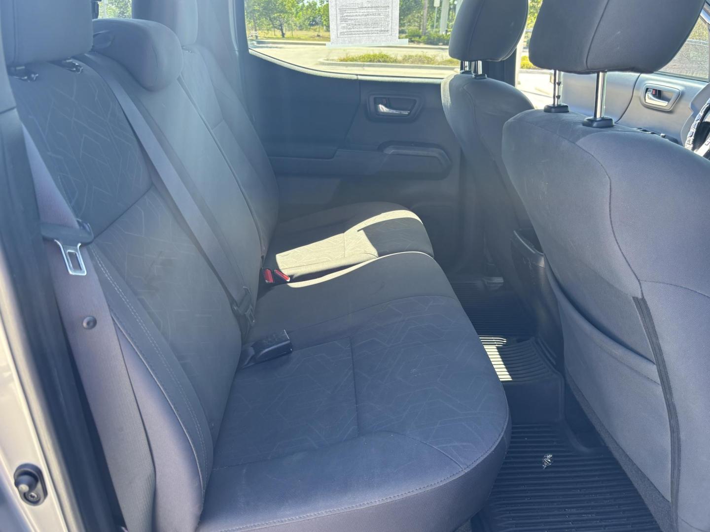 2016 SILVER /CHARCOAL Toyota Tacoma SR5 Double Cab Long Bed V6 5AT 4WD (3TMCZ5ANXGM) with an 3.6L V6 DOHC 24V engine, 5A transmission, located at 11170 Summerlin Square Dr., Fort Myers Beach, FL, 33931, (239) 999-7777, 26.493546, -81.941628 - We have financing available and we accept trades! Fill out a credit application on our website or come by today! If you have any questions, give us a call at (239) 999 - 7777 or visit our website at firstautocredit.com. 11170 Summerlin Square Dr, Fort Myers Beach, FL 33931 Carfax Value $21, - Photo#11