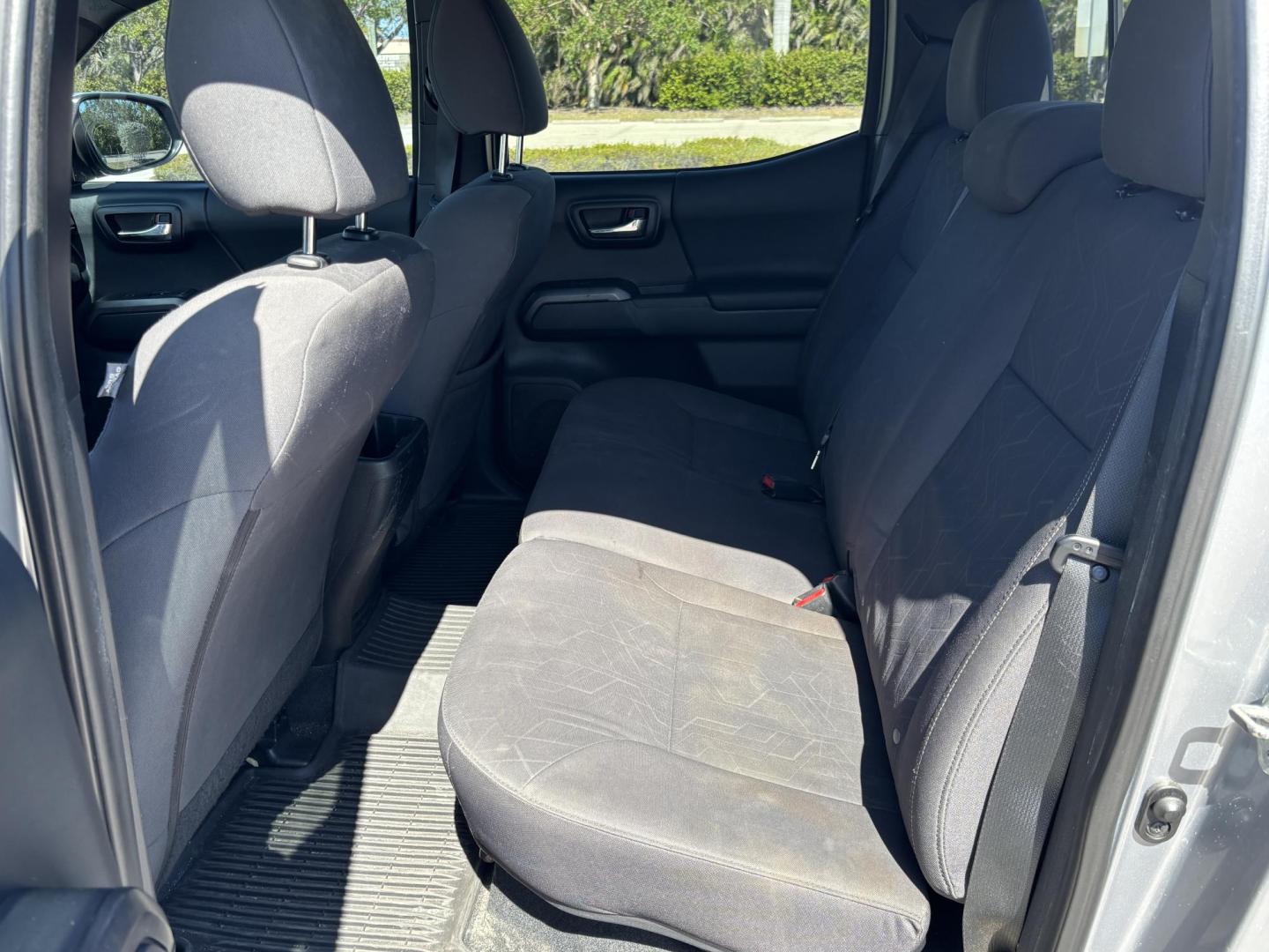 2016 SILVER /CHARCOAL Toyota Tacoma SR5 Double Cab Long Bed V6 5AT 4WD (3TMCZ5ANXGM) with an 3.6L V6 DOHC 24V engine, 5A transmission, located at 11170 Summerlin Square Dr., Fort Myers Beach, FL, 33931, (239) 999-7777, 26.493546, -81.941628 - We have financing available and we accept trades! Fill out a credit application on our website or come by today! If you have any questions, give us a call at (239) 999 - 7777 or visit our website at firstautocredit.com. 11170 Summerlin Square Dr, Fort Myers Beach, FL 33931 Carfax Value $21, - Photo#12