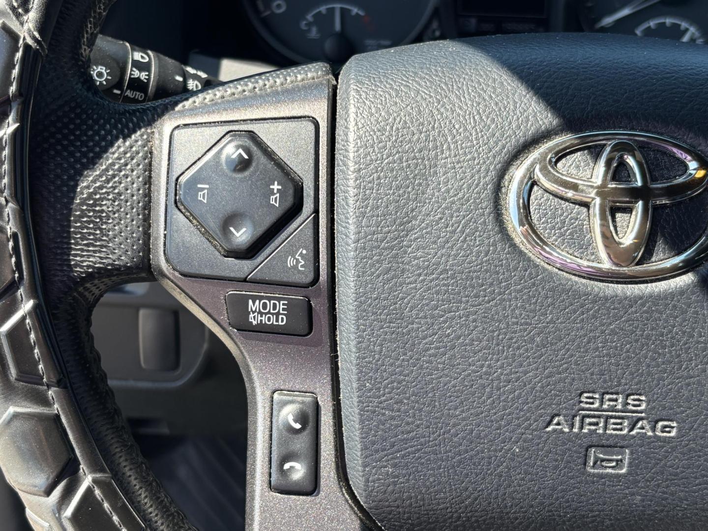 2016 SILVER /CHARCOAL Toyota Tacoma SR5 Double Cab Long Bed V6 5AT 4WD (3TMCZ5ANXGM) with an 3.6L V6 DOHC 24V engine, 5A transmission, located at 11170 Summerlin Square Dr., Fort Myers Beach, FL, 33931, (239) 999-7777, 26.493546, -81.941628 - We have financing available and we accept trades! Fill out a credit application on our website or come by today! If you have any questions, give us a call at (239) 999 - 7777 or visit our website at firstautocredit.com. 11170 Summerlin Square Dr, Fort Myers Beach, FL 33931 Carfax Value $21, - Photo#14