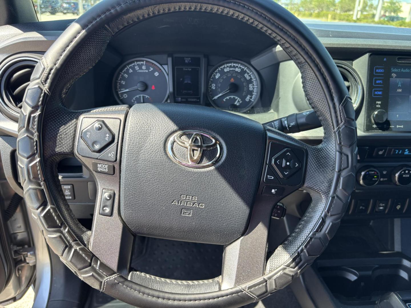 2016 SILVER /CHARCOAL Toyota Tacoma SR5 Double Cab Long Bed V6 5AT 4WD (3TMCZ5ANXGM) with an 3.6L V6 DOHC 24V engine, 5A transmission, located at 11170 Summerlin Square Dr., Fort Myers Beach, FL, 33931, (239) 999-7777, 26.493546, -81.941628 - We have financing available and we accept trades! Fill out a credit application on our website or come by today! If you have any questions, give us a call at (239) 999 - 7777 or visit our website at firstautocredit.com. 11170 Summerlin Square Dr, Fort Myers Beach, FL 33931 Carfax Value $21, - Photo#13
