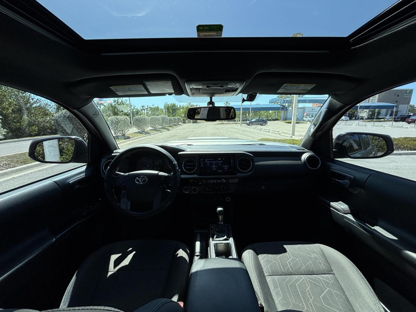 2016 SILVER /CHARCOAL Toyota Tacoma SR5 Double Cab Long Bed V6 5AT 4WD (3TMCZ5ANXGM) with an 3.6L V6 DOHC 24V engine, 5A transmission, located at 11170 Summerlin Square Dr., Fort Myers Beach, FL, 33931, (239) 999-7777, 26.493546, -81.941628 - We have financing available and we accept trades! Fill out a credit application on our website or come by today! If you have any questions, give us a call at (239) 999 - 7777 or visit our website at firstautocredit.com. 11170 Summerlin Square Dr, Fort Myers Beach, FL 33931 Carfax Value $21, - Photo#8