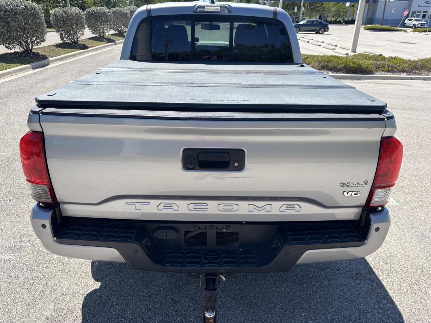 2016 SILVER /CHARCOAL Toyota Tacoma SR5 Double Cab Long Bed V6 5AT 4WD (3TMCZ5ANXGM) with an 3.6L V6 DOHC 24V engine, 5A transmission, located at 11170 Summerlin Square Dr., Fort Myers Beach, FL, 33931, (239) 999-7777, 26.493546, -81.941628 - We have financing available and we accept trades! Fill out a credit application on our website or come by today! If you have any questions, give us a call at (239) 999 - 7777 or visit our website at firstautocredit.com. 11170 Summerlin Square Dr, Fort Myers Beach, FL 33931 Carfax Value $21, - Photo#22