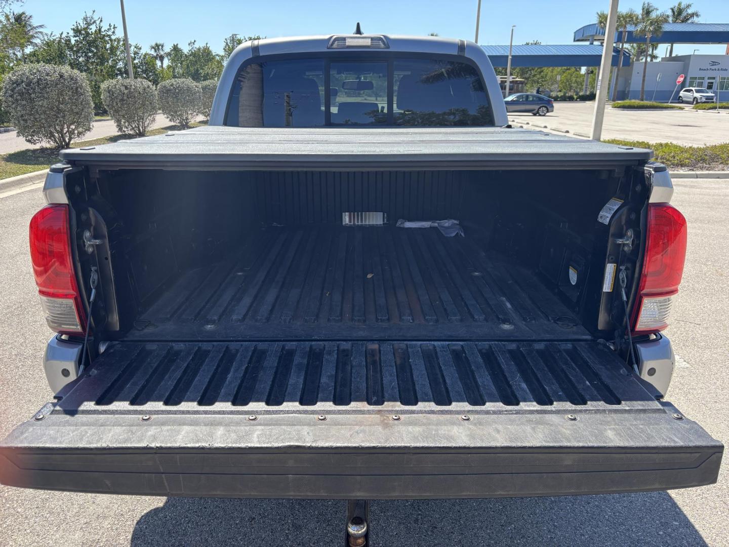 2016 SILVER /CHARCOAL Toyota Tacoma SR5 Double Cab Long Bed V6 5AT 4WD (3TMCZ5ANXGM) with an 3.6L V6 DOHC 24V engine, 5A transmission, located at 11170 Summerlin Square Dr., Fort Myers Beach, FL, 33931, (239) 999-7777, 26.493546, -81.941628 - We have financing available and we accept trades! Fill out a credit application on our website or come by today! If you have any questions, give us a call at (239) 999 - 7777 or visit our website at firstautocredit.com. 11170 Summerlin Square Dr, Fort Myers Beach, FL 33931 Carfax Value $21, - Photo#25