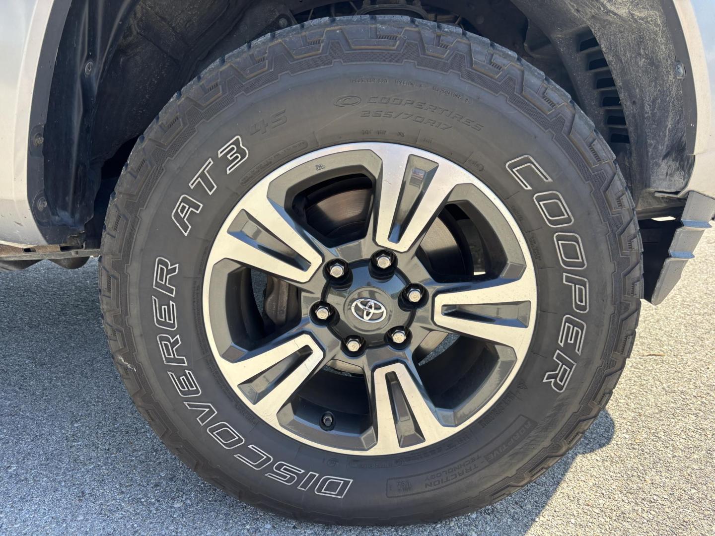 2016 SILVER /CHARCOAL Toyota Tacoma SR5 Double Cab Long Bed V6 5AT 4WD (3TMCZ5ANXGM) with an 3.6L V6 DOHC 24V engine, 5A transmission, located at 11170 Summerlin Square Dr., Fort Myers Beach, FL, 33931, (239) 999-7777, 26.493546, -81.941628 - We have financing available and we accept trades! Fill out a credit application on our website or come by today! If you have any questions, give us a call at (239) 999 - 7777 or visit our website at firstautocredit.com. 11170 Summerlin Square Dr, Fort Myers Beach, FL 33931 Carfax Value $21, - Photo#31