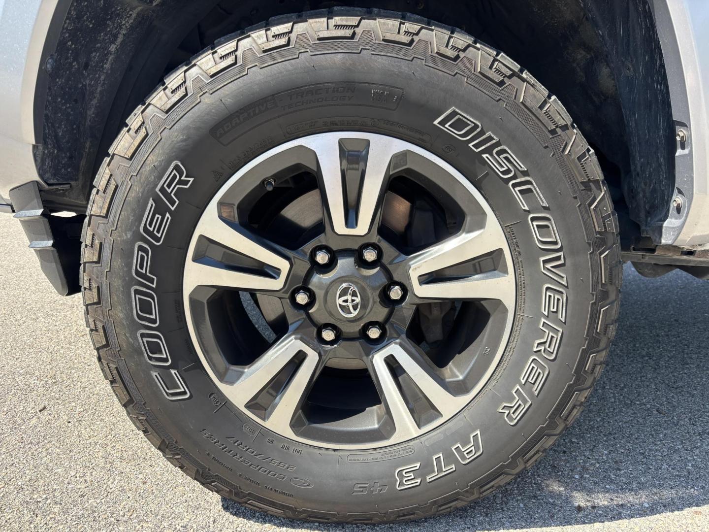 2016 SILVER /CHARCOAL Toyota Tacoma SR5 Double Cab Long Bed V6 5AT 4WD (3TMCZ5ANXGM) with an 3.6L V6 DOHC 24V engine, 5A transmission, located at 11170 Summerlin Square Dr., Fort Myers Beach, FL, 33931, (239) 999-7777, 26.493546, -81.941628 - We have financing available and we accept trades! Fill out a credit application on our website or come by today! If you have any questions, give us a call at (239) 999 - 7777 or visit our website at firstautocredit.com. 11170 Summerlin Square Dr, Fort Myers Beach, FL 33931 Carfax Value $21, - Photo#34