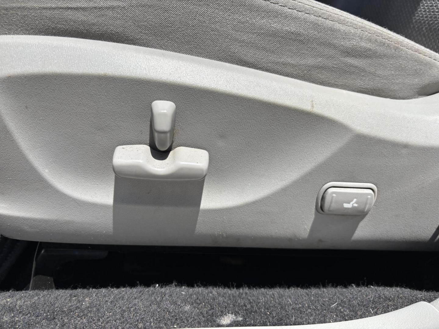 2013 WHITE /TAN Subaru Forester 2.5X Premium (JF2SHADC3DH) with an 2.5L H4 SOHC 16V engine, AUTOMATIC transmission, located at 11170 Summerlin Square Dr., Fort Myers Beach, FL, 33931, (239) 999-7777, 26.493546, -81.941628 - SALVAGE TITLE (2014) Issued We have financing available and we accept trades! Fill out a credit application on our website or come by today! If you have any questions, give us a call at (239) 999 - 7777 or visit our website at firstautocredit.com. 11170 Summerlin Square Dr, Fort Myers Beach - Photo#23