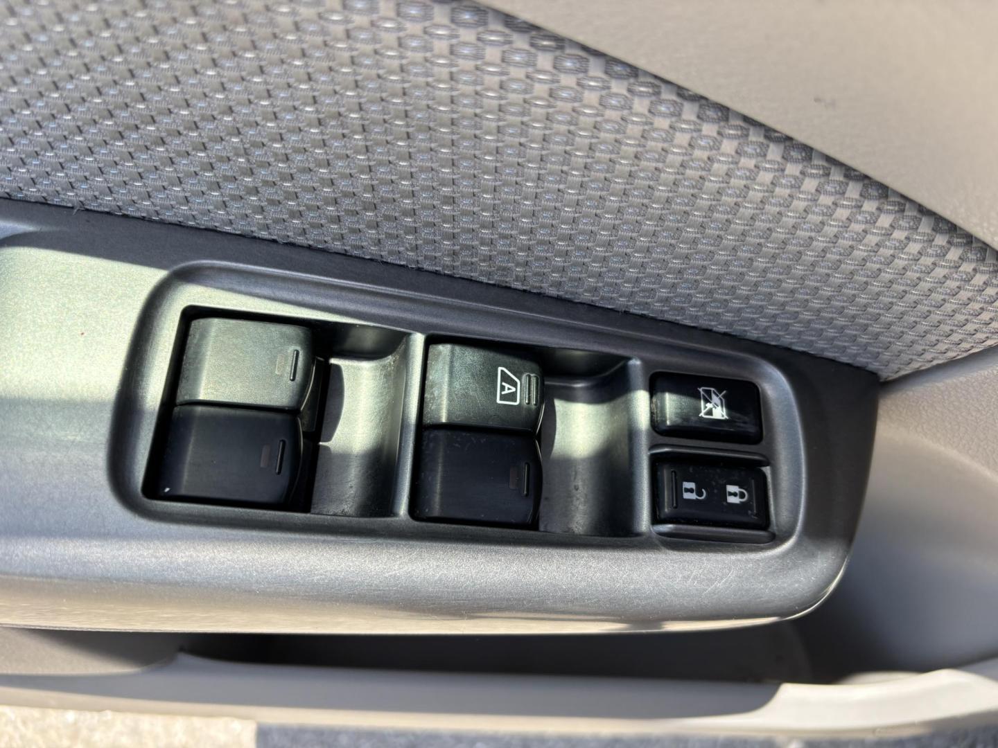 2013 WHITE /TAN Subaru Forester 2.5X Premium (JF2SHADC3DH) with an 2.5L H4 SOHC 16V engine, AUTOMATIC transmission, located at 11170 Summerlin Square Dr., Fort Myers Beach, FL, 33931, (239) 999-7777, 26.493546, -81.941628 - SALVAGE TITLE (2014) Issued We have financing available and we accept trades! Fill out a credit application on our website or come by today! If you have any questions, give us a call at (239) 999 - 7777 or visit our website at firstautocredit.com. 11170 Summerlin Square Dr, Fort Myers Beach - Photo#25