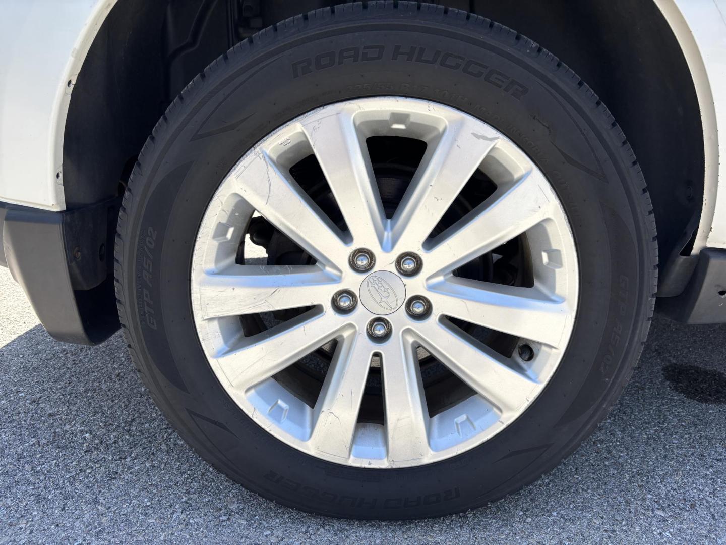2013 WHITE /TAN Subaru Forester 2.5X Premium (JF2SHADC3DH) with an 2.5L H4 SOHC 16V engine, AUTOMATIC transmission, located at 11170 Summerlin Square Dr., Fort Myers Beach, FL, 33931, (239) 999-7777, 26.493546, -81.941628 - SALVAGE TITLE (2014) Issued We have financing available and we accept trades! Fill out a credit application on our website or come by today! If you have any questions, give us a call at (239) 999 - 7777 or visit our website at firstautocredit.com. 11170 Summerlin Square Dr, Fort Myers Beach - Photo#27