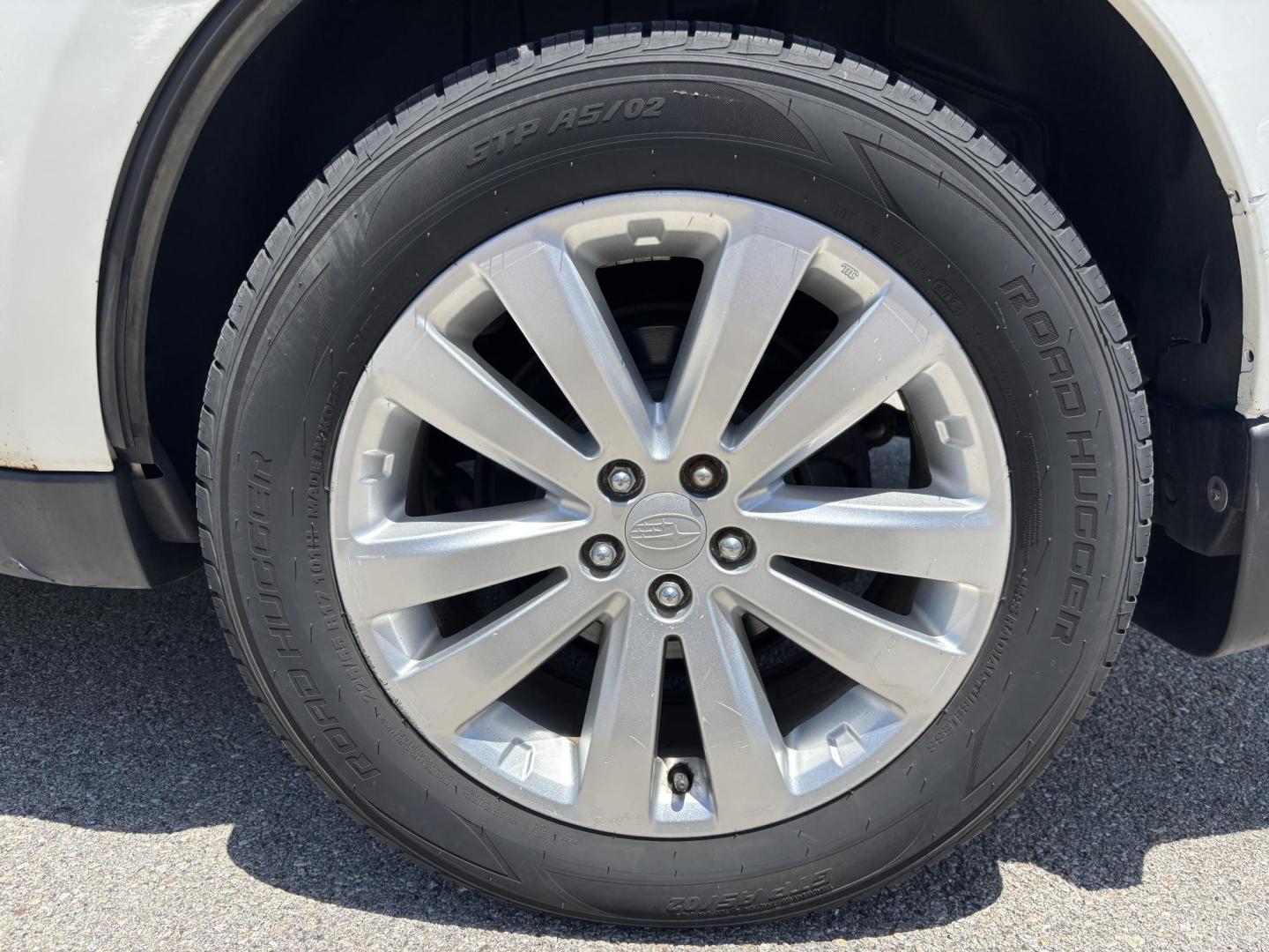2013 WHITE /TAN Subaru Forester 2.5X Premium (JF2SHADC3DH) with an 2.5L H4 SOHC 16V engine, AUTOMATIC transmission, located at 11170 Summerlin Square Dr., Fort Myers Beach, FL, 33931, (239) 999-7777, 26.493546, -81.941628 - SALVAGE TITLE (2014) Issued We have financing available and we accept trades! Fill out a credit application on our website or come by today! If you have any questions, give us a call at (239) 999 - 7777 or visit our website at firstautocredit.com. 11170 Summerlin Square Dr, Fort Myers Beach - Photo#28