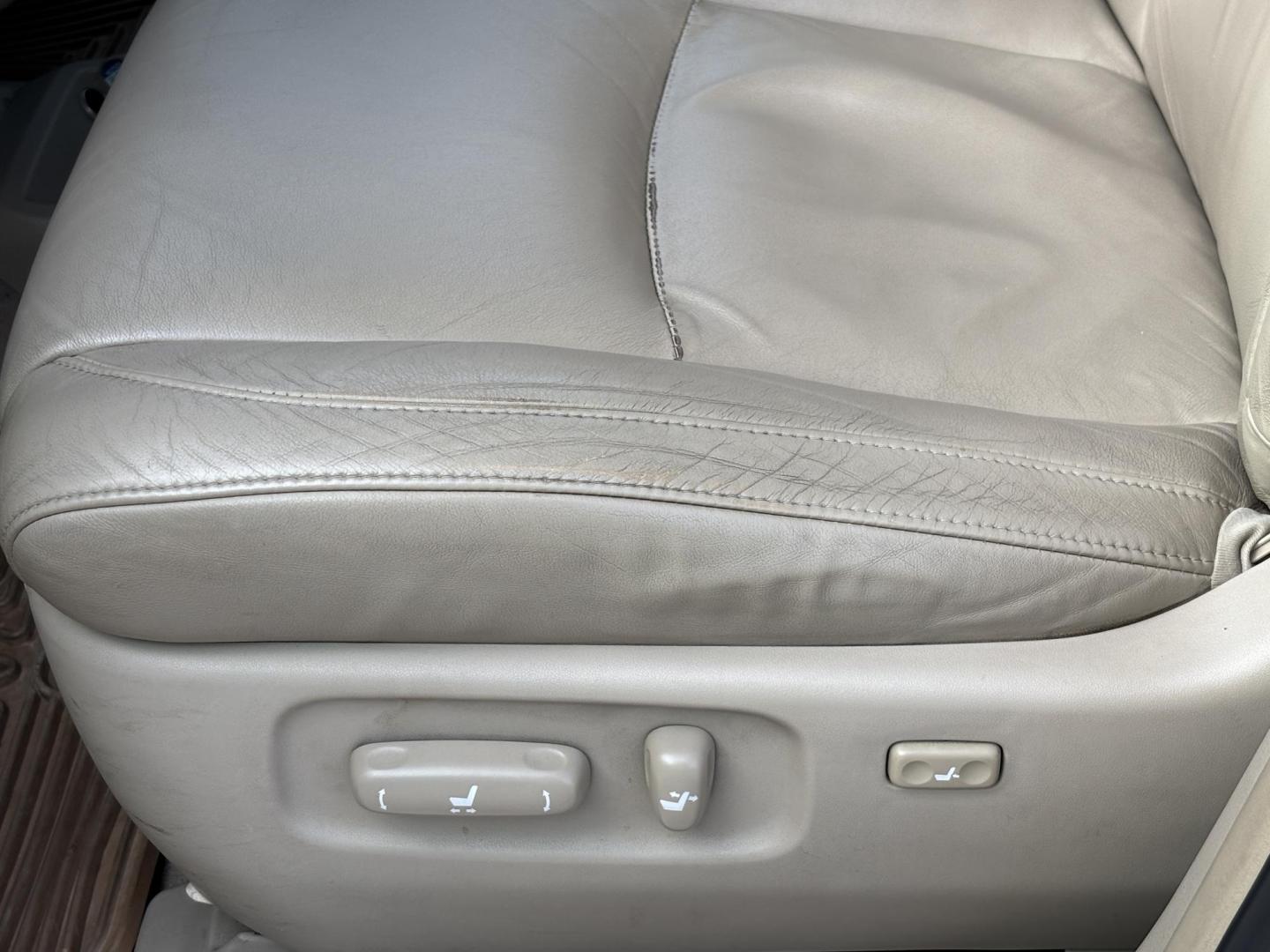 2004 GOLD /TAN LEATHER Lexus RX 330 4WD (JTJHA31U640) with an 3.3L V6 DOHC 24V engine, 5-Speed Automatic Overdrive transmission, located at 11170 Summerlin Square Dr., Fort Myers Beach, FL, 33931, (239) 999-7777, 26.493546, -81.941628 - Photo#24