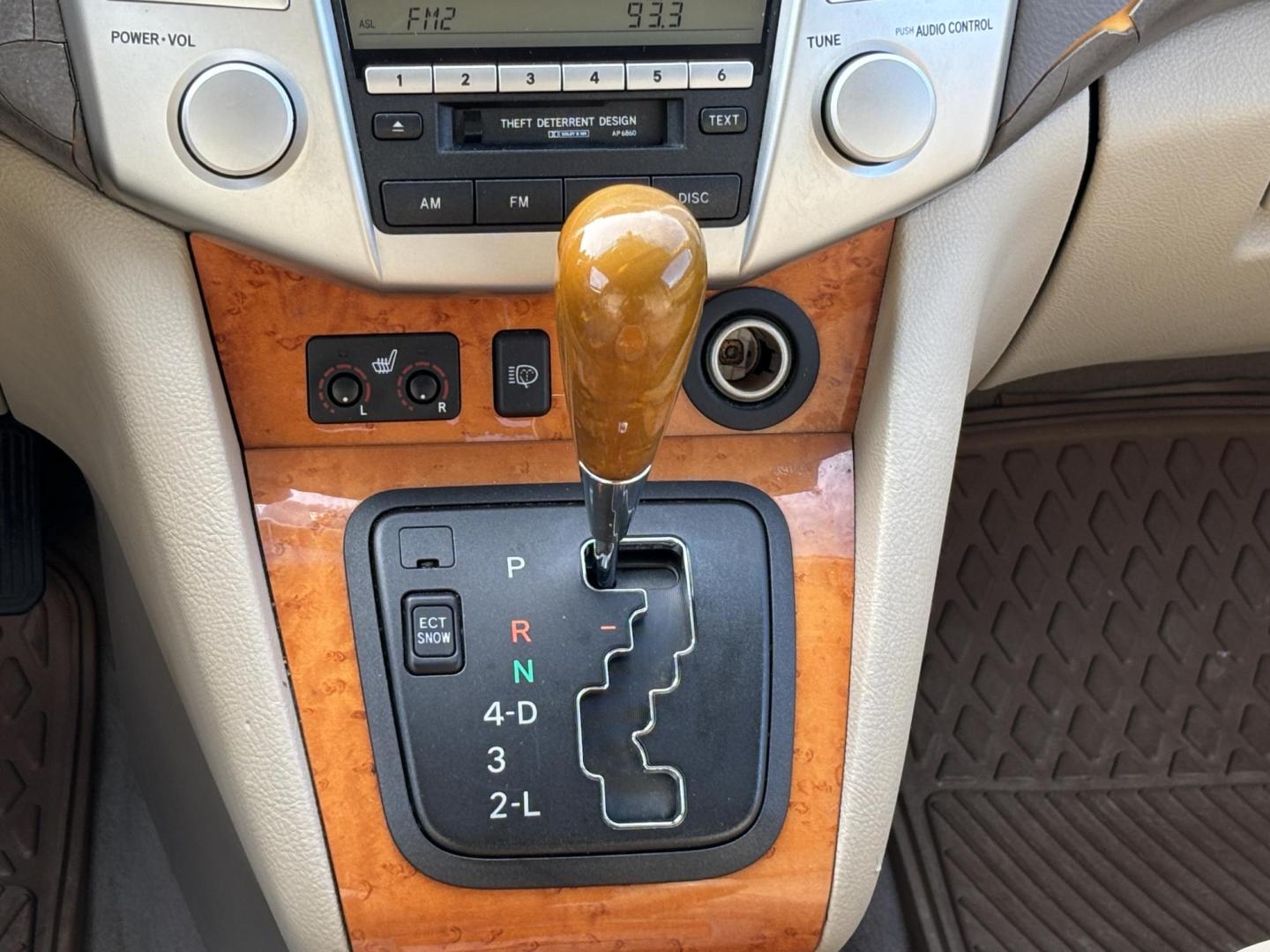 2004 GOLD /TAN LEATHER Lexus RX 330 4WD (JTJHA31U640) with an 3.3L V6 DOHC 24V engine, 5-Speed Automatic Overdrive transmission, located at 11170 Summerlin Square Dr., Fort Myers Beach, FL, 33931, (239) 999-7777, 26.493546, -81.941628 - Photo#17