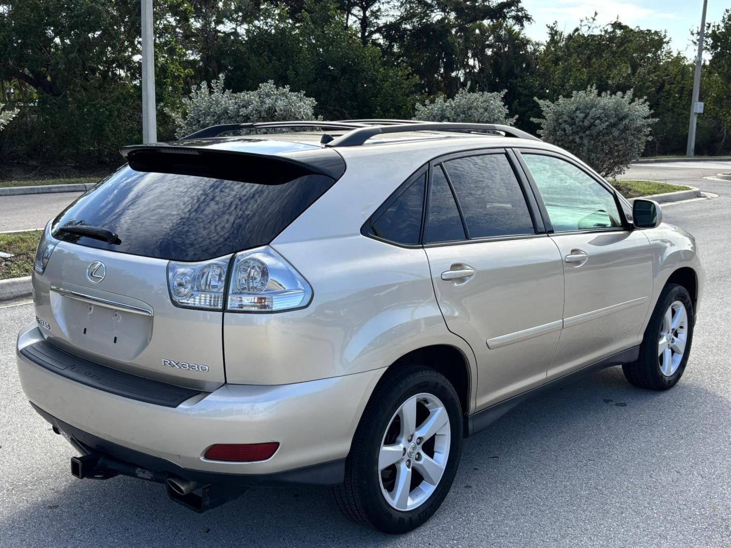 2004 GOLD /TAN LEATHER Lexus RX 330 4WD (JTJHA31U640) with an 3.3L V6 DOHC 24V engine, 5-Speed Automatic Overdrive transmission, located at 11170 Summerlin Square Dr., Fort Myers Beach, FL, 33931, (239) 999-7777, 26.493546, -81.941628 - Photo#6